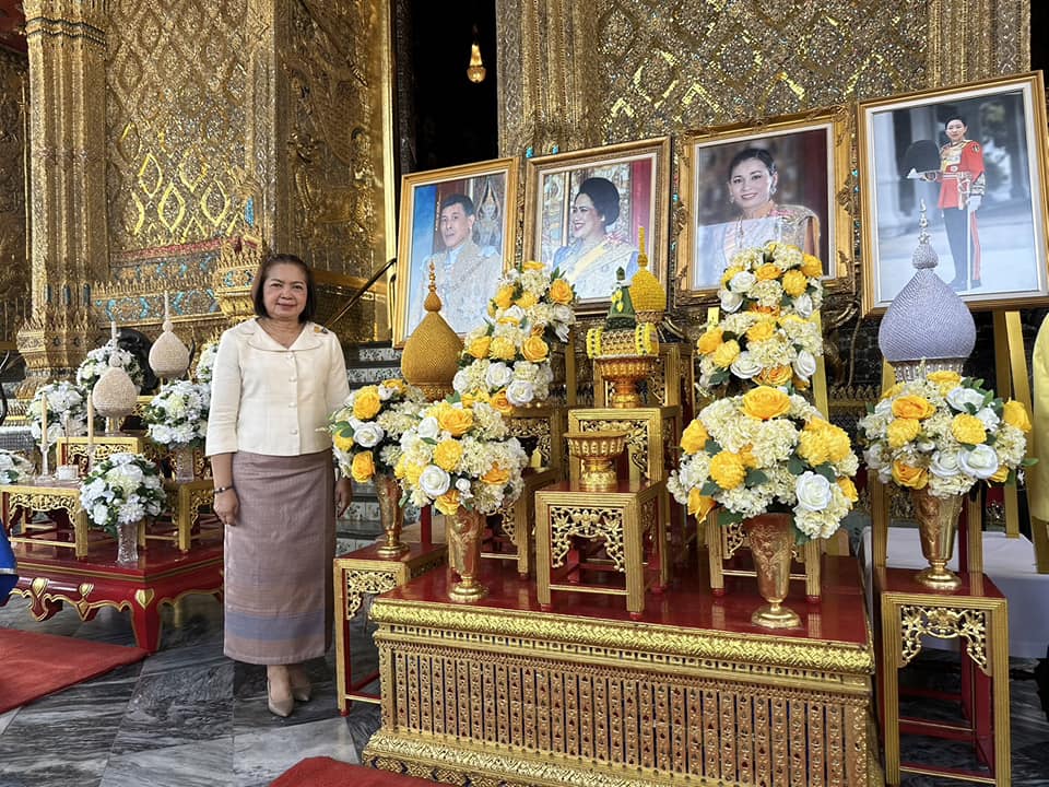 ร่วมพิธีเจริญพระพุทธมนต์
