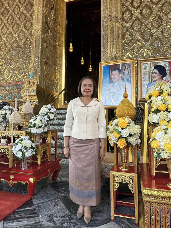 ร่วมพิธีเจริญพระพุทธมนต์