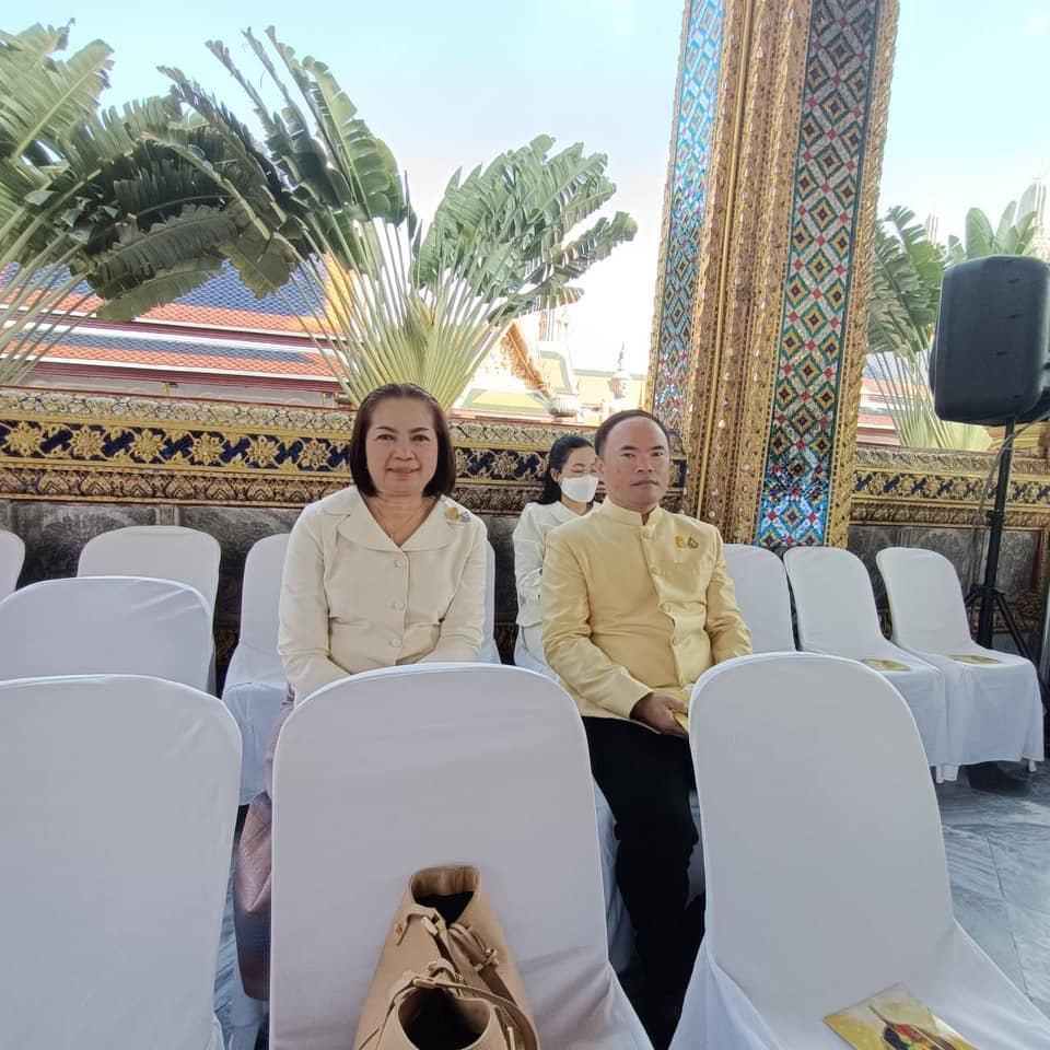 ร่วมพิธีเจริญพระพุทธมนต์