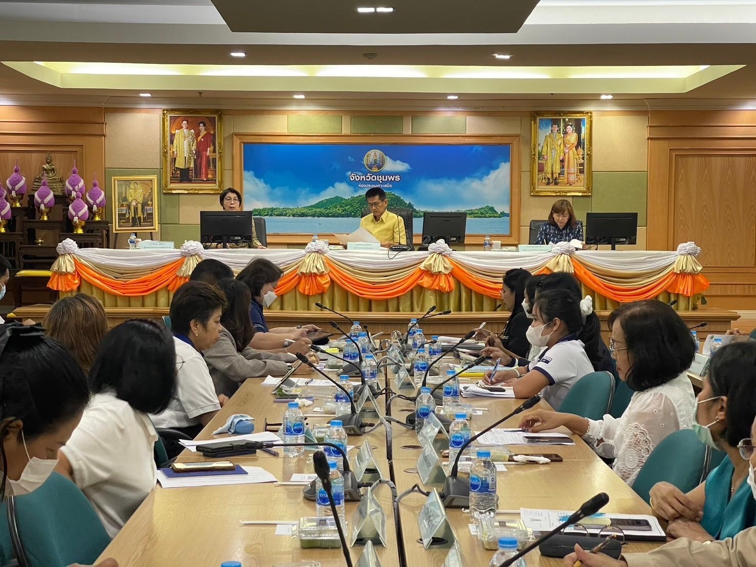นำเสนอโครงการนำร่องการจัดทำข้อมูลเพื่อสนับสนุนการแก้ไขปัญหาความยากจนในระดับท้องถิ่นจังหวัดชุมพร3