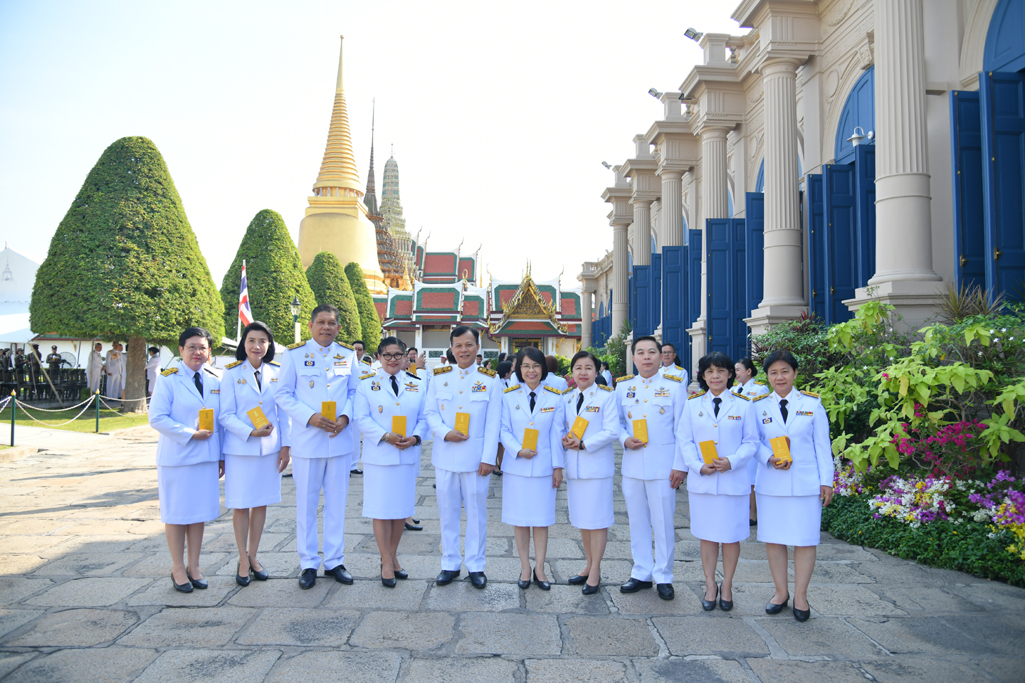 ร่วมลงนามถวายพระพร เนื่องในโอกาสขึ้นปีใหม่ ๒๕๖๓