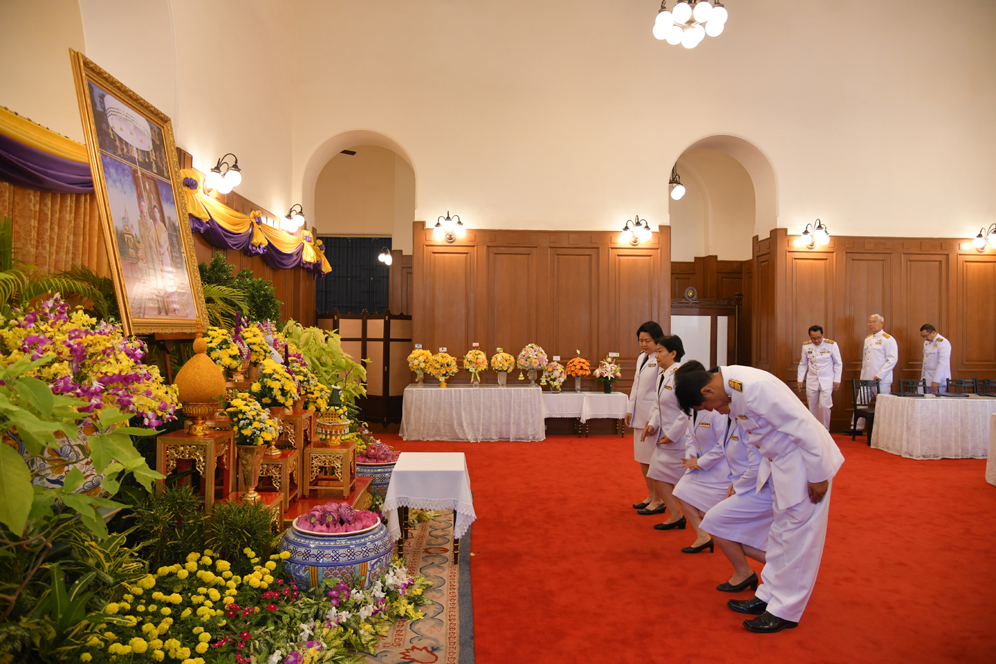 ร่วมลงนามถวายพระพร เนื่องในโอกาสขึ้นปีใหม่ ๒๕๖๓