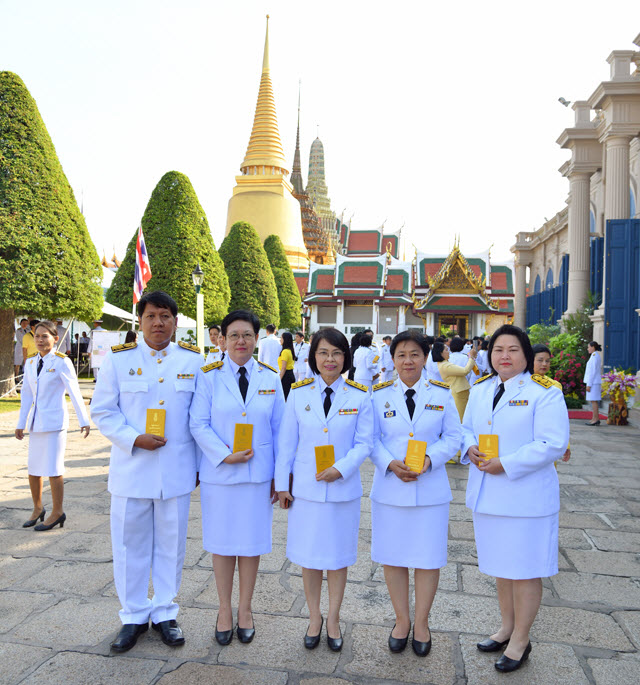 ร่วมลงนามถวายพระพร เนื่องในโอกาสขึ้นปีใหม่ ๒๕๖๓