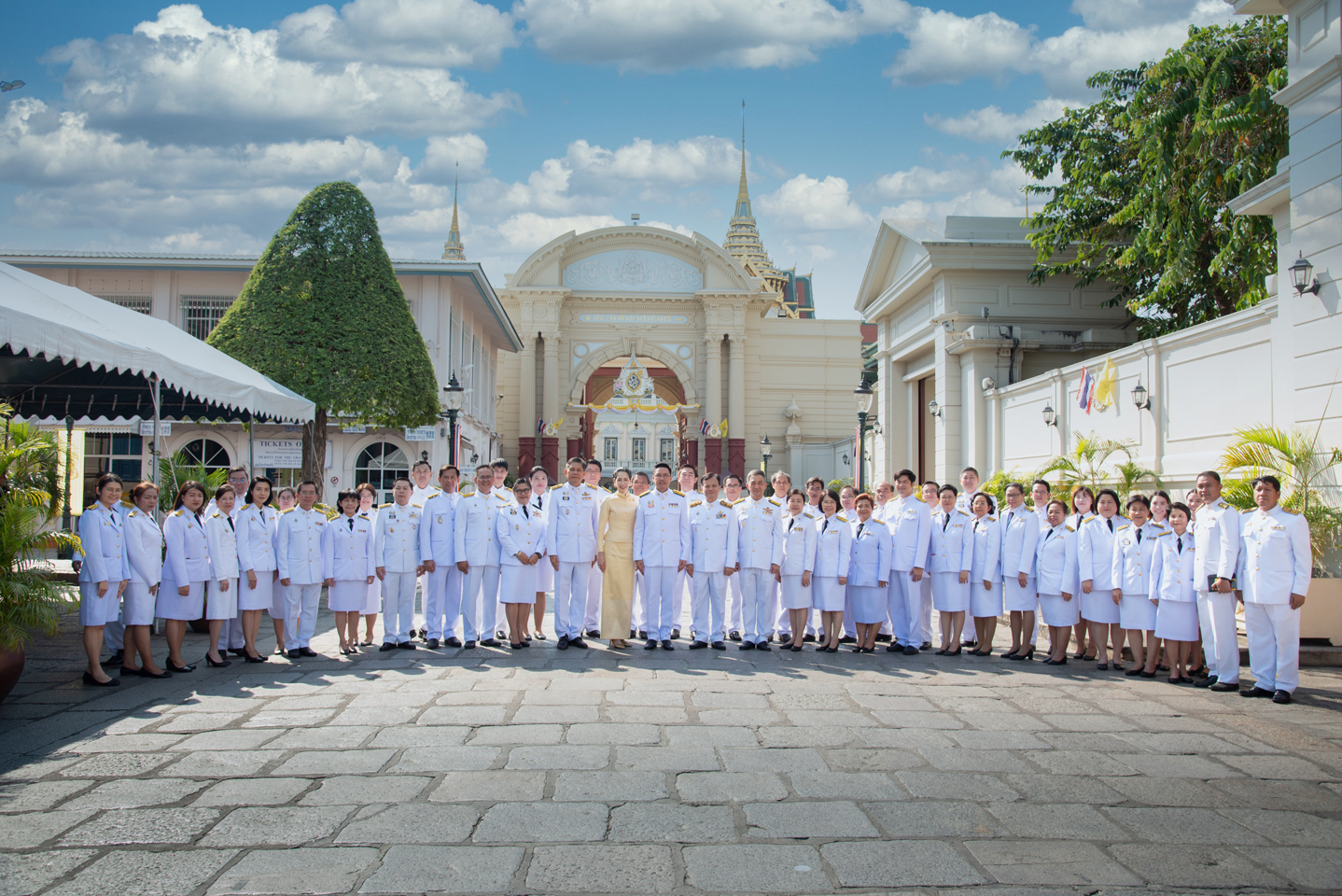 ร่วมลงนามถวายพระพร เนื่องในโอกาสขึ้นปีใหม่ ๒๕๖๓