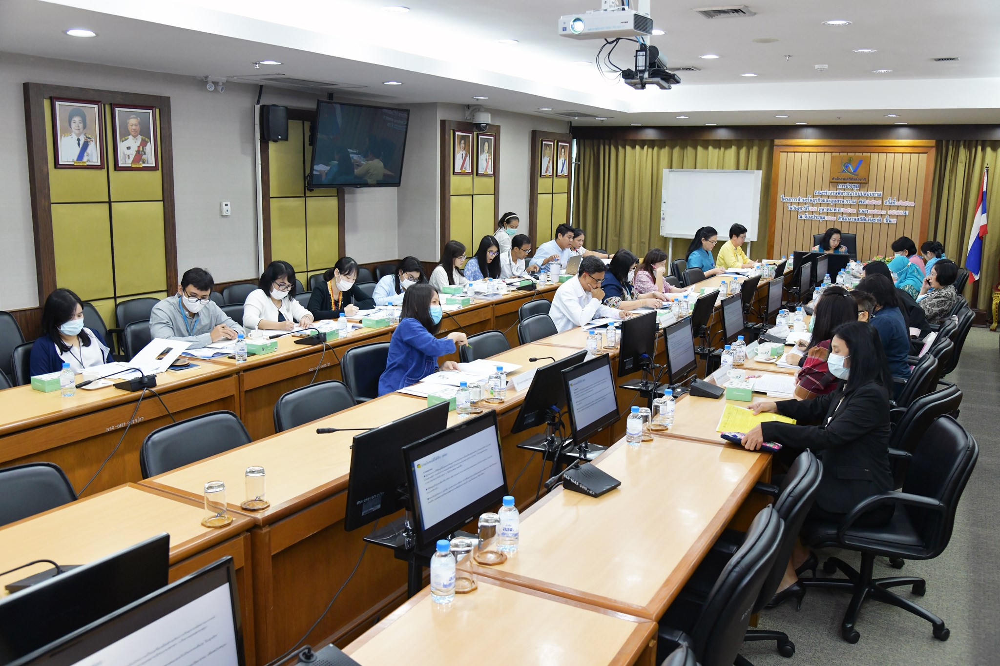 ประชุมคณะทำงานพิจารณาแบบสอบถาม โครงการสำมะโนธุรกิจและอุตสาหกรรม พ.ศ. 2565​