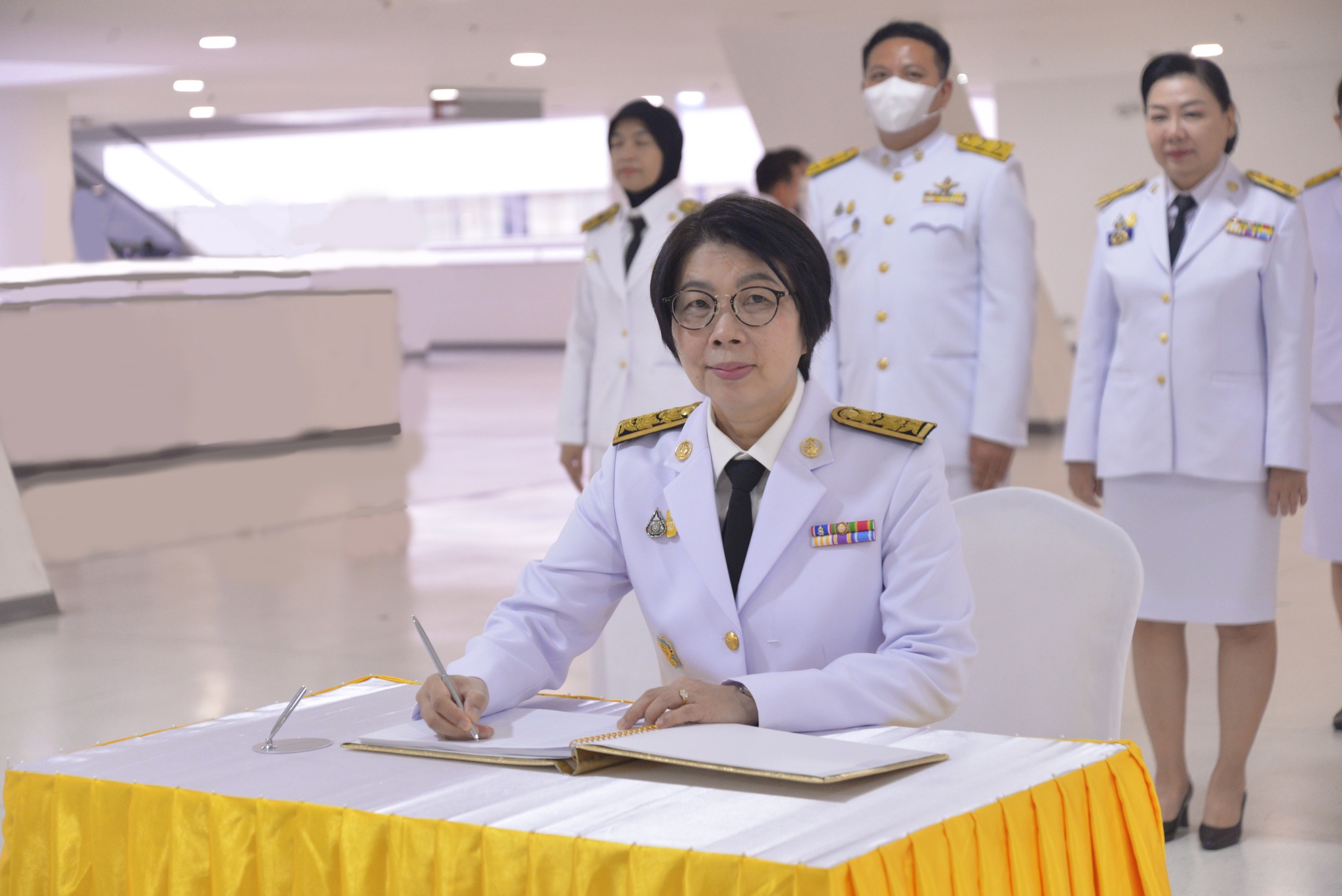 ร่วมพิธีถวายสัตย์ปฏิญาณ