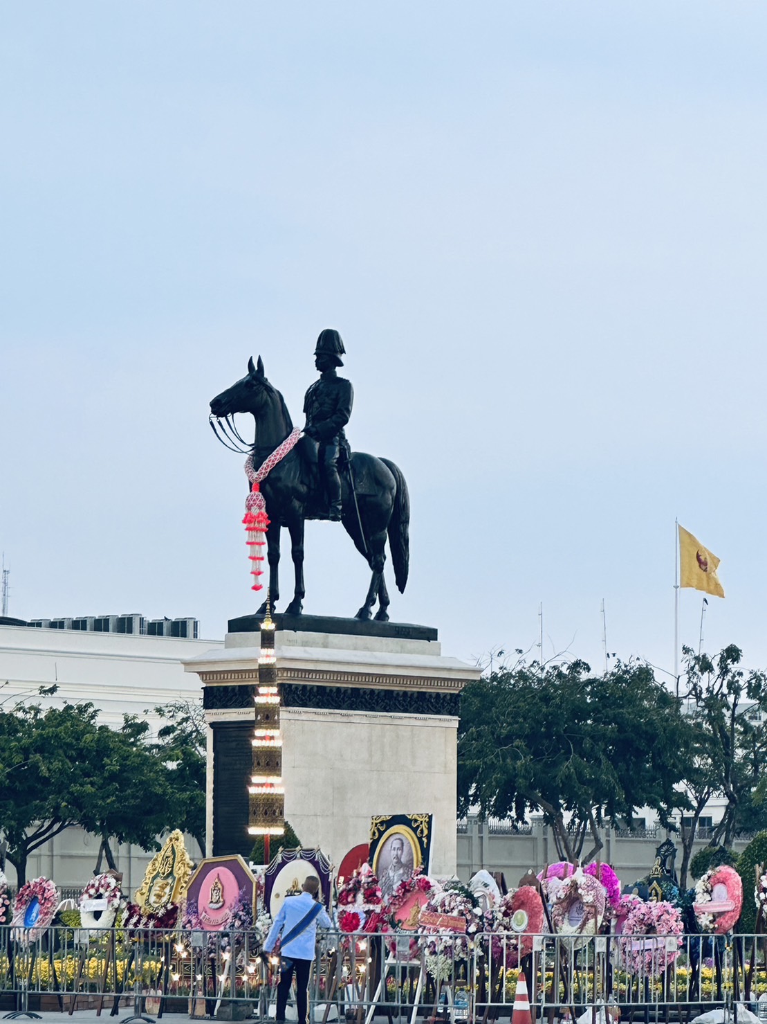 สสช. ร่วมเข้าเฝ้าฯ ตามหมายกำหนดการพระราชพิธีทรงบำเพ็ญพระราชกุศลวันปิยมหาราช