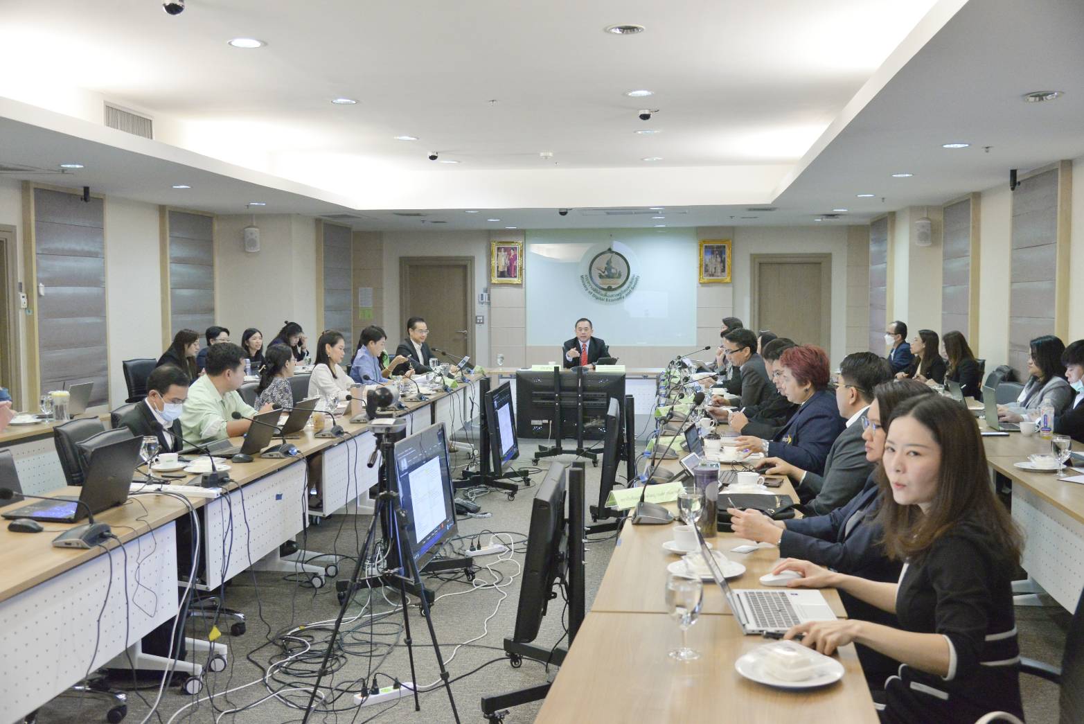 ประชุมคณะกรรมการ