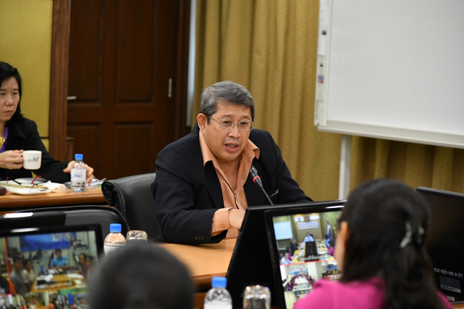 ประชุมมอบนโยบาย