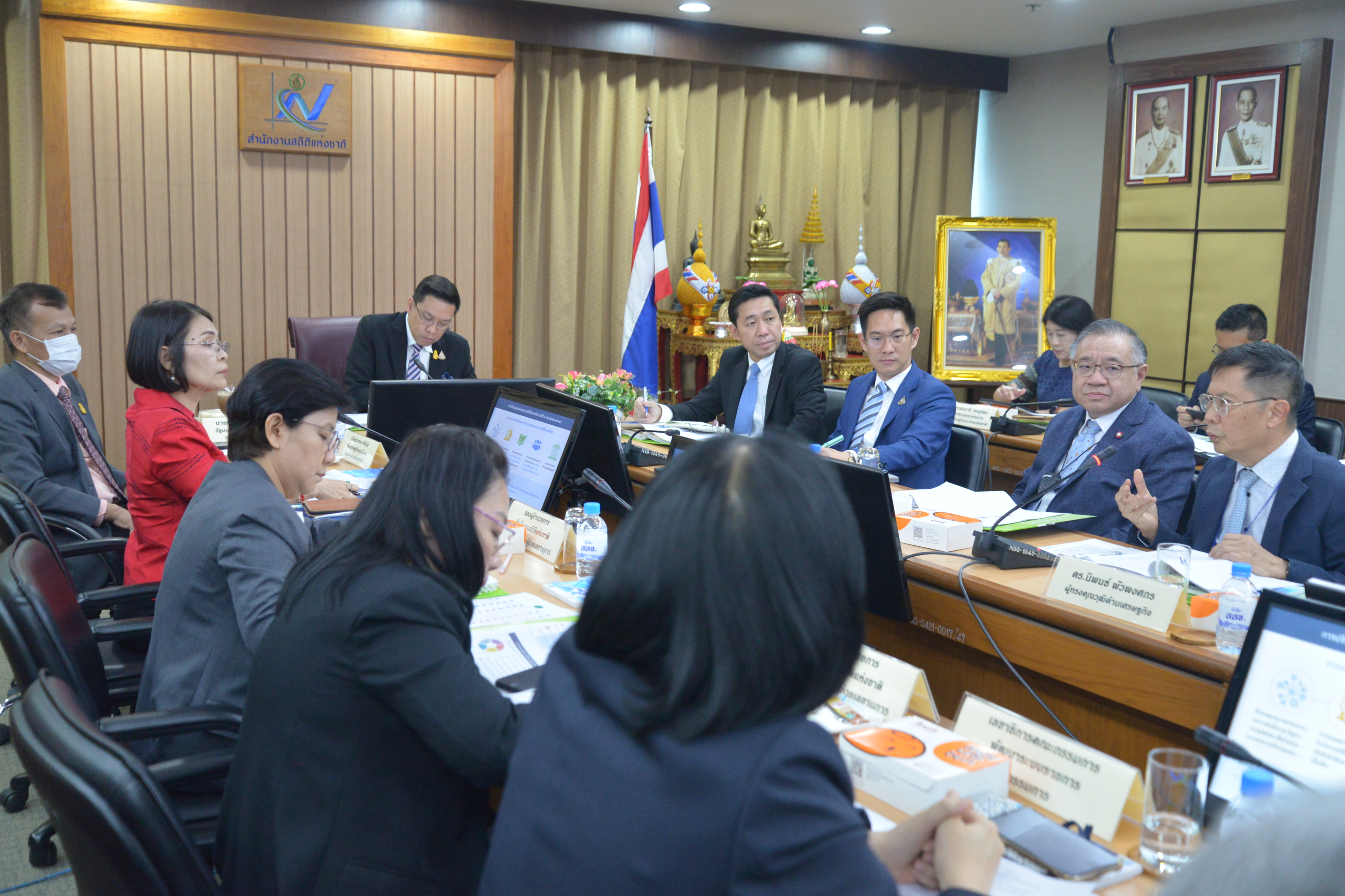 นายพุทธิพงษ์ ปุณณกันต์ รัฐมนตรีว่าการกระทรวงดิจิทัลเพื่อเศรษฐกิจและสังคม (ดีอีเอส) เป็นประธานการประชุมคณะกรรมการจัดระบบสถิติประเทศไทย 3 ด้าน ประกอบด้วย ด้านเศรษฐกิจ ด้านสังคม และด้านทรัพยากร ธรรมชาติแ