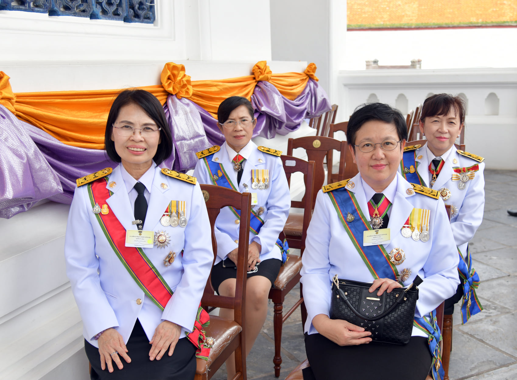 สำนักงานสถิติแห่งชาติเฝ้ารับเสด็จ พระบาทสมเด็จพระวชิรเกล้าเจ้าอยู่หัว และสมเด็จพระนางเจ้าสุทิดา พัชรสุธาพิมลลักษณ พระบรมราชินี
