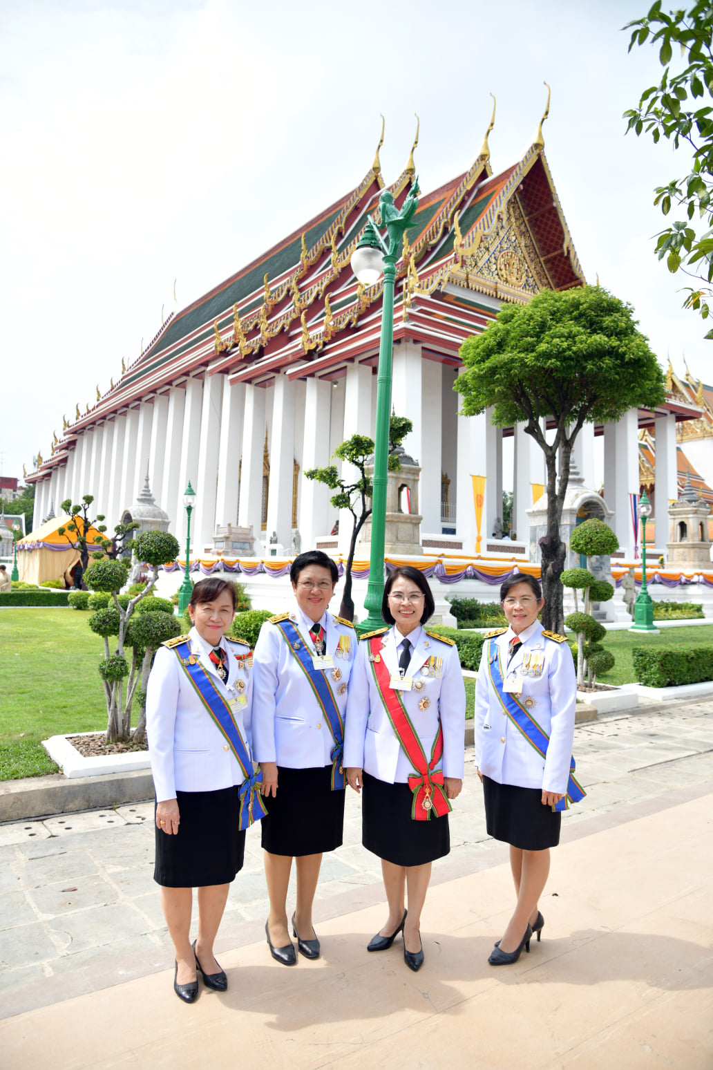 สำนักงานสถิติแห่งชาติเฝ้ารับเสด็จ พระบาทสมเด็จพระวชิรเกล้าเจ้าอยู่หัว และสมเด็จพระนางเจ้าสุทิดา พัชรสุธาพิมลลักษณ พระบรมราชินี