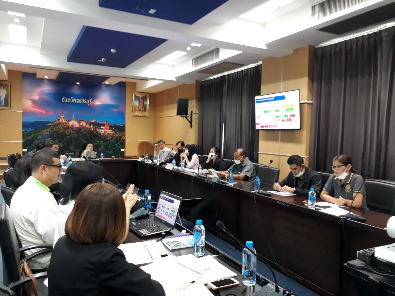 การประชุมเพื่อระดมความคิดเห็นเกี่ยวกับผลสำรวจ เพื่อทวนสอบข้อมูลทะเบียนเกษตรกร ในพื้นที่จังหวัดเพชรบุรี​