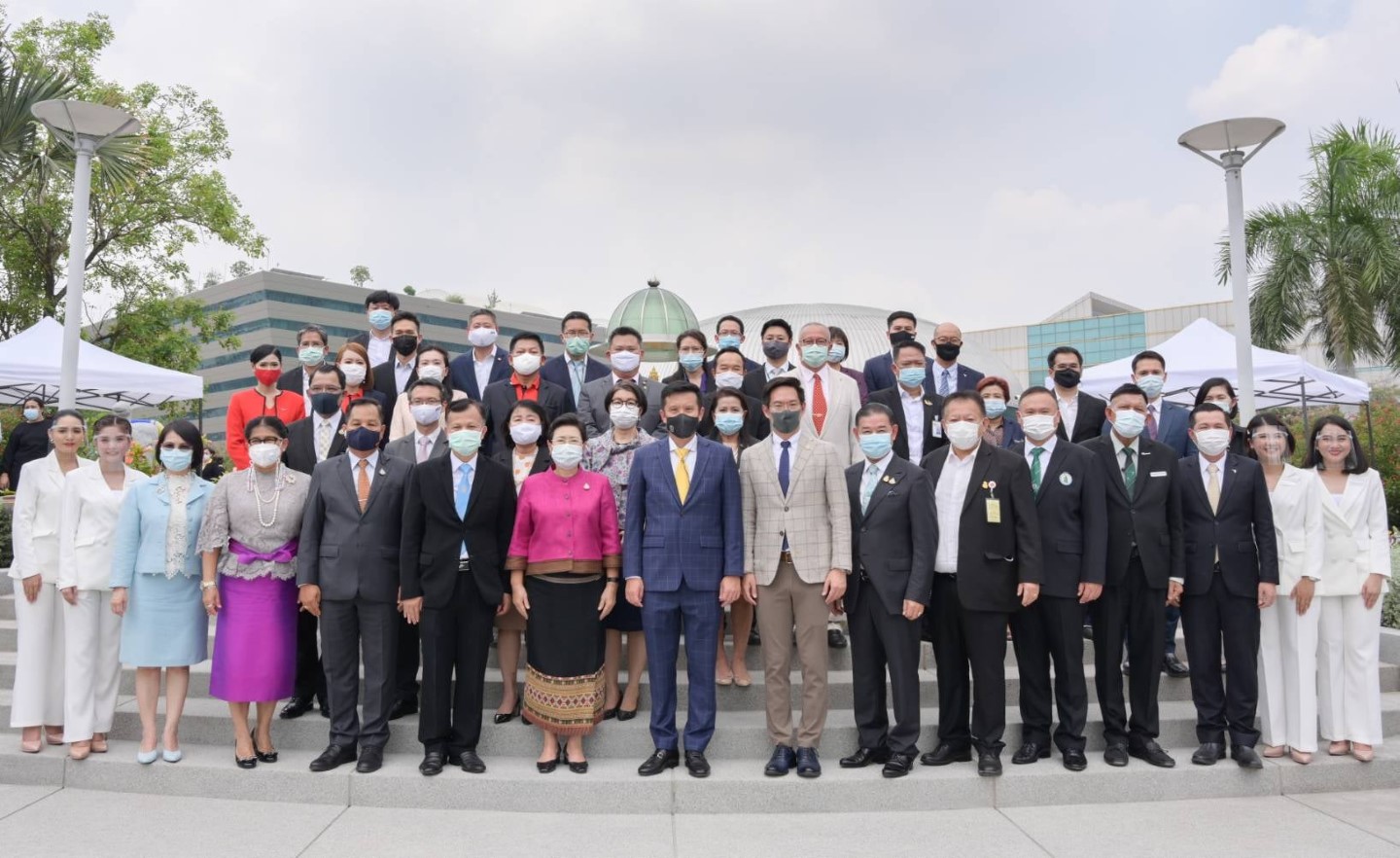 สักการะศาลพระพรหม และมอบนโยบาย