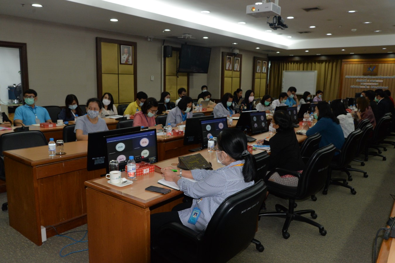 การรวบรวมและวิเคราะห์ข้อมูลจากแหล่งข้อมูลบนอินเทอร์เน็ต