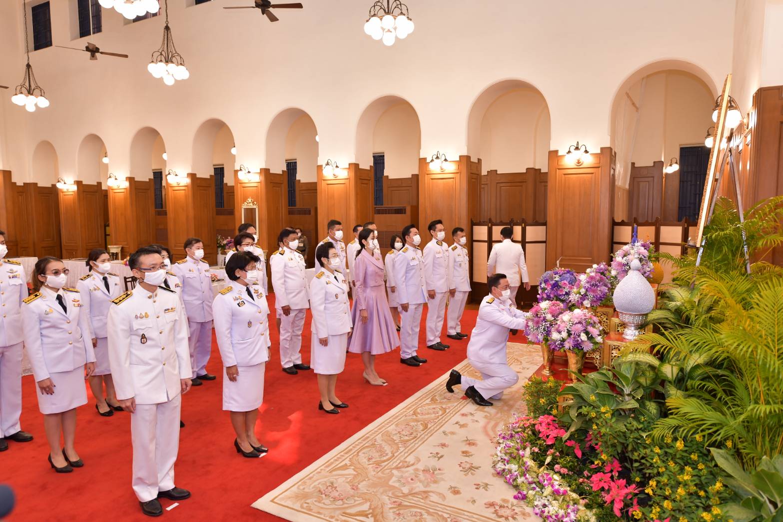 กระทรวงดิจิทัลฯ เข้าทูลเกล้าฯ ถวายแจกันดอกไม้และลงนามถวายพระพร