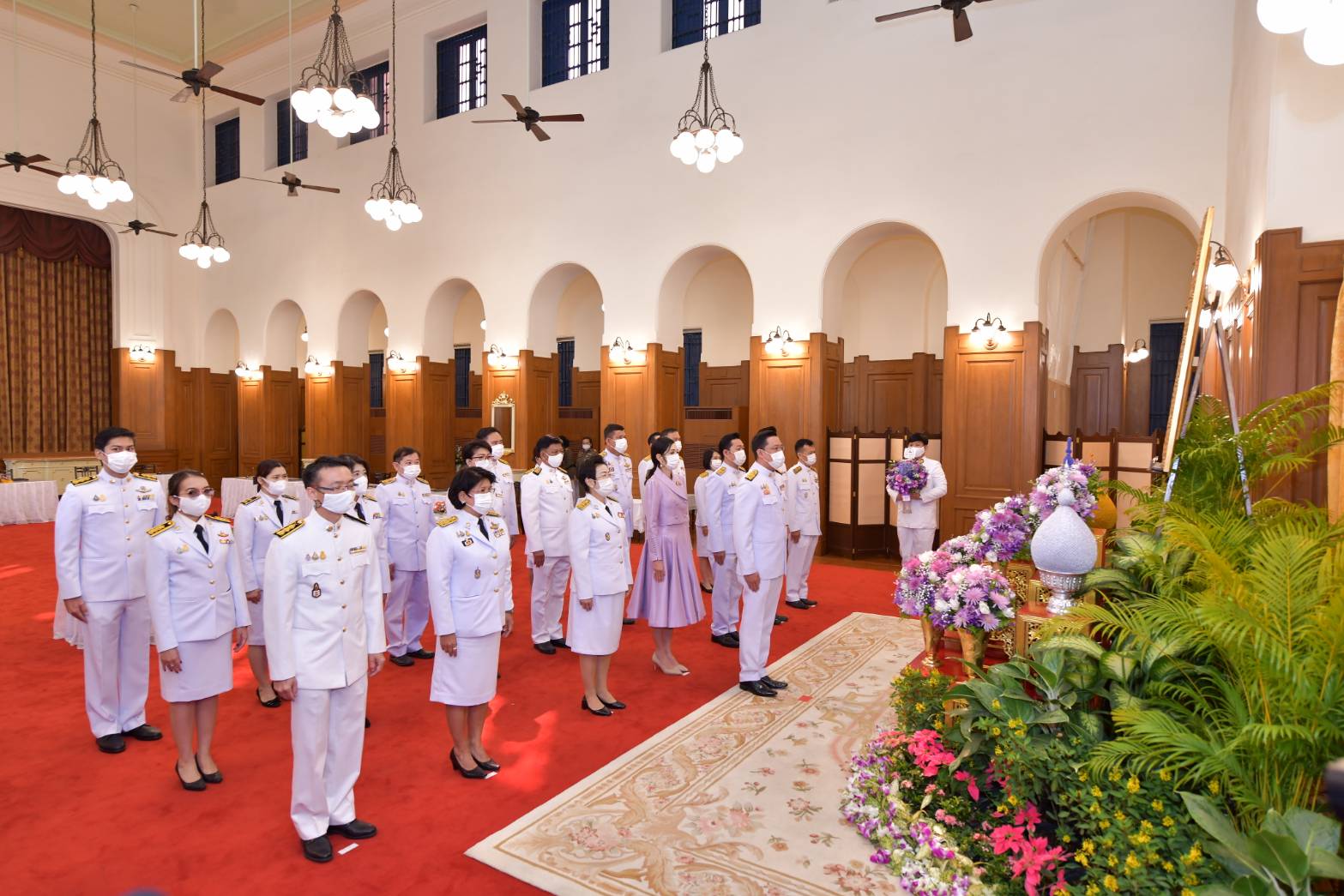 กระทรวงดิจิทัลฯ เข้าทูลเกล้าฯ ถวายแจกันดอกไม้และลงนามถวายพระพร