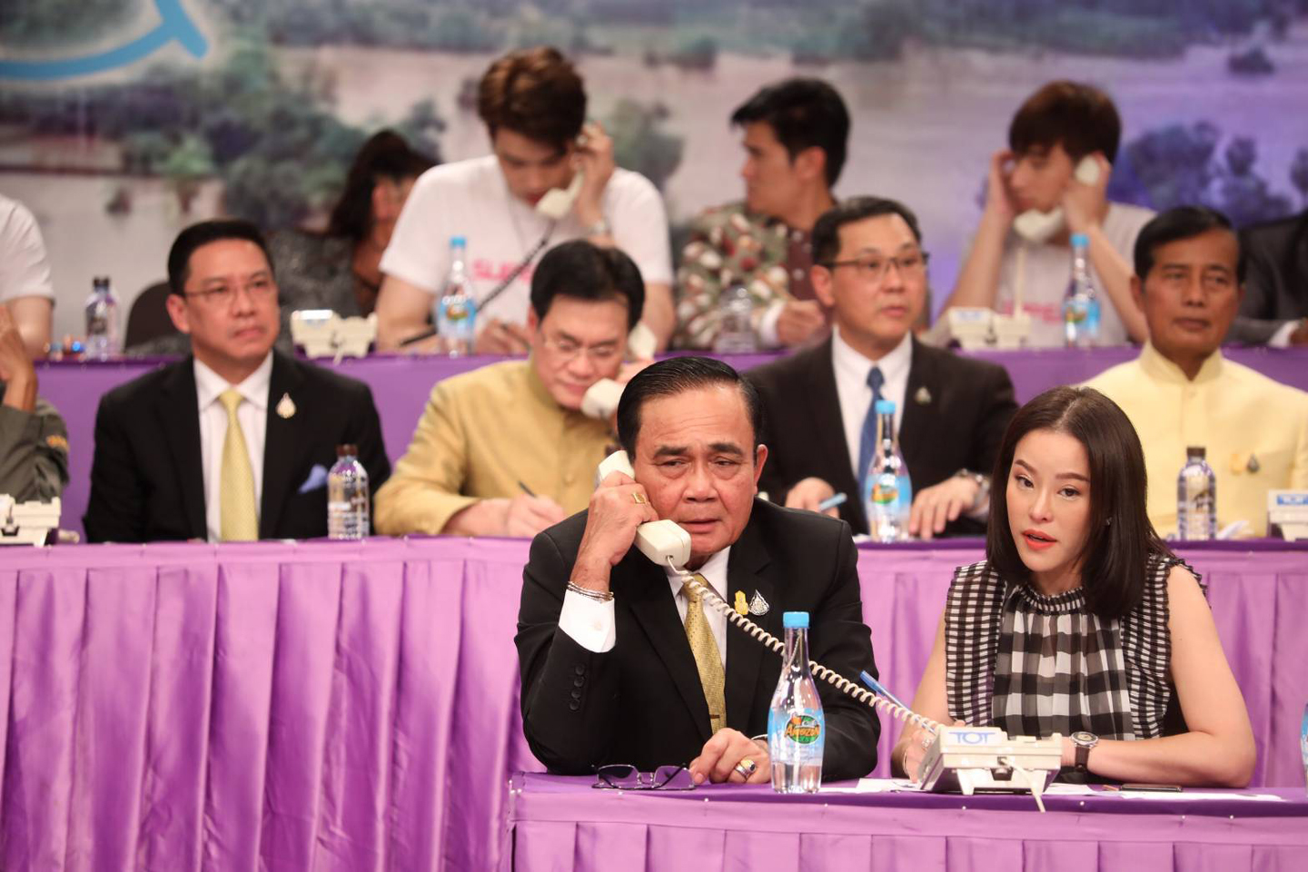 สำนักงานสถิติฯ ร่วมสมทบทุนช่วยเหลือผู้ประสบอุทกภัย