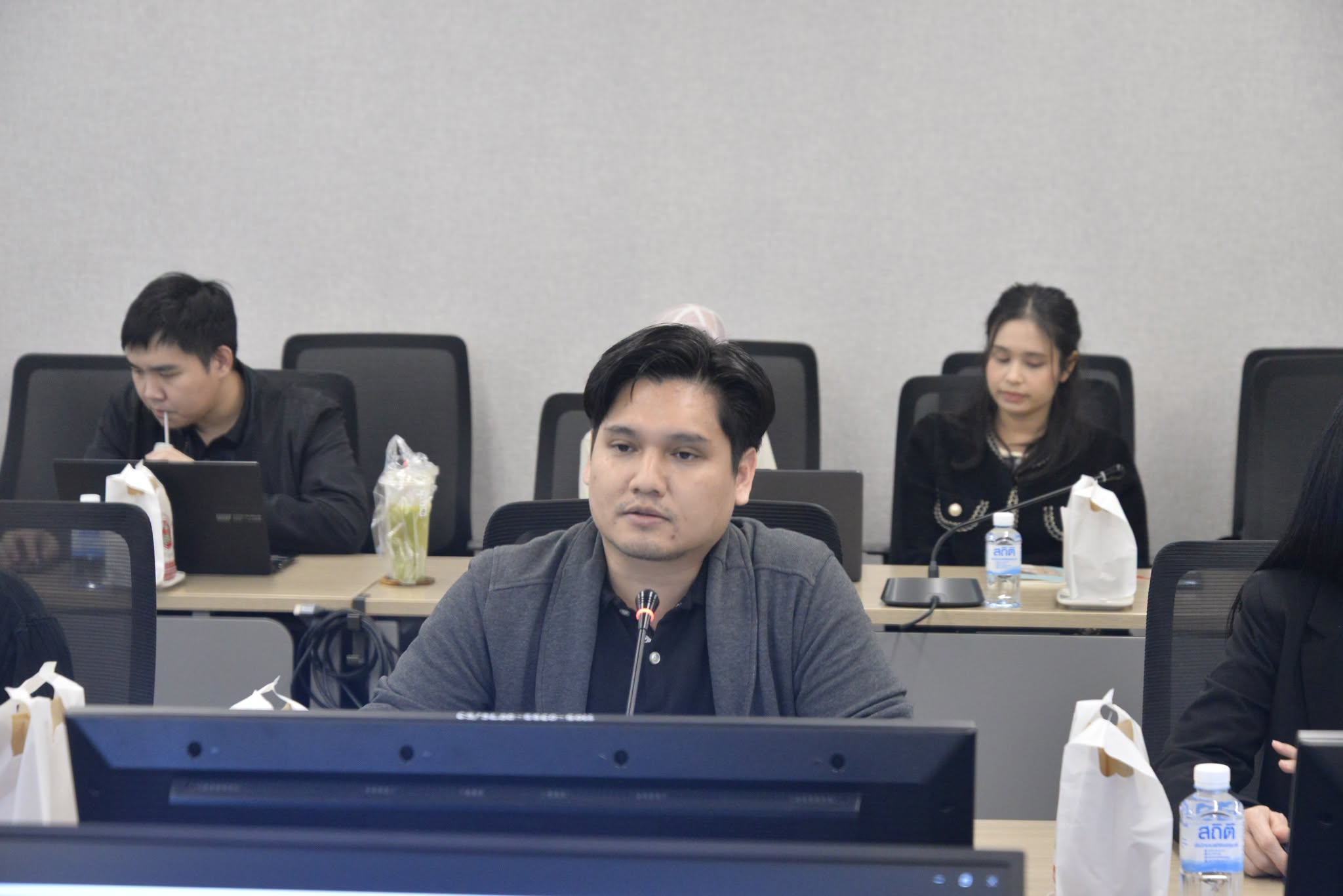 ประชุมหารือแนวทางการเปลี่ยนผ่านมาตรฐาน