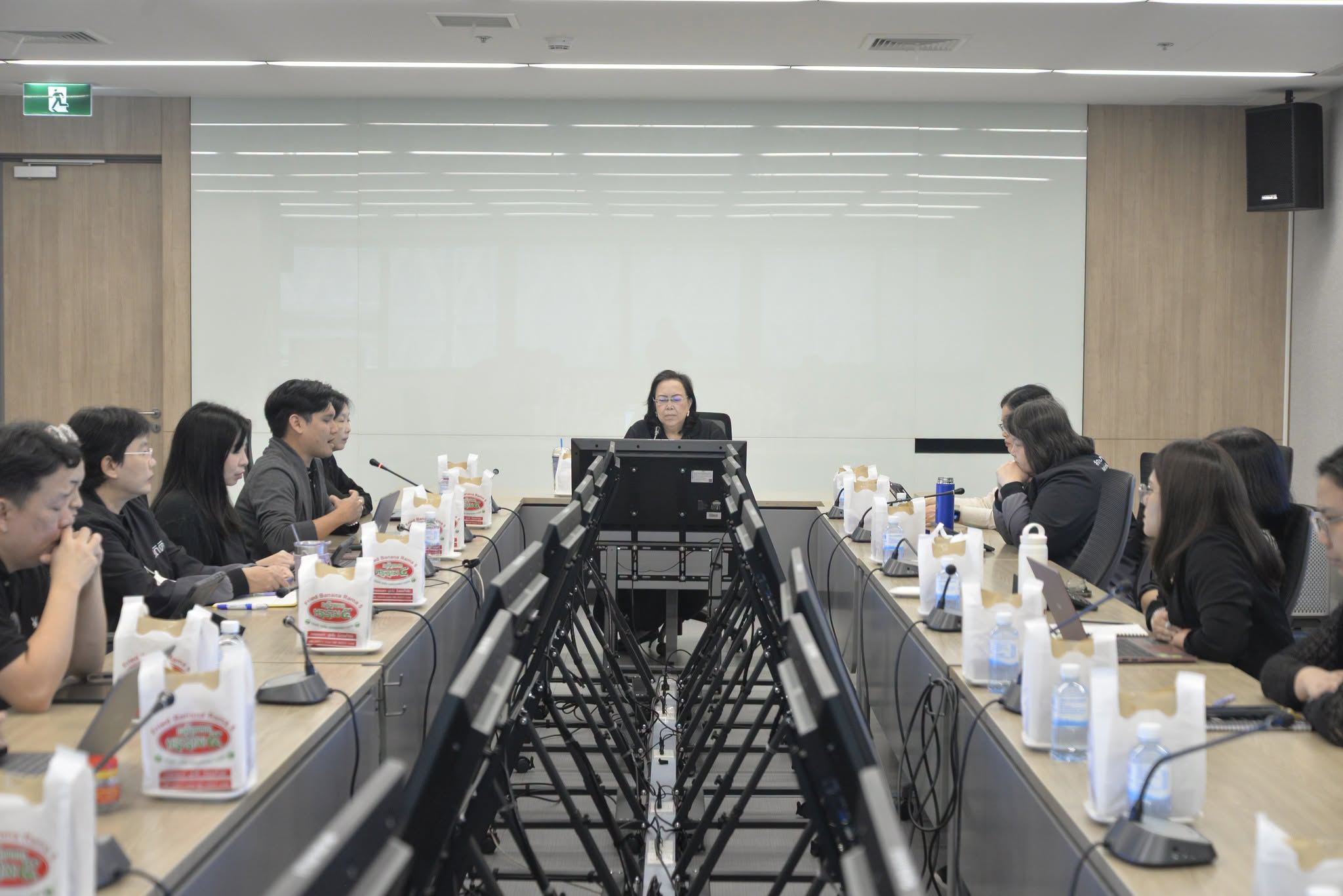 ประชุมหารือแนวทางการเปลี่ยนผ่านมาตรฐาน