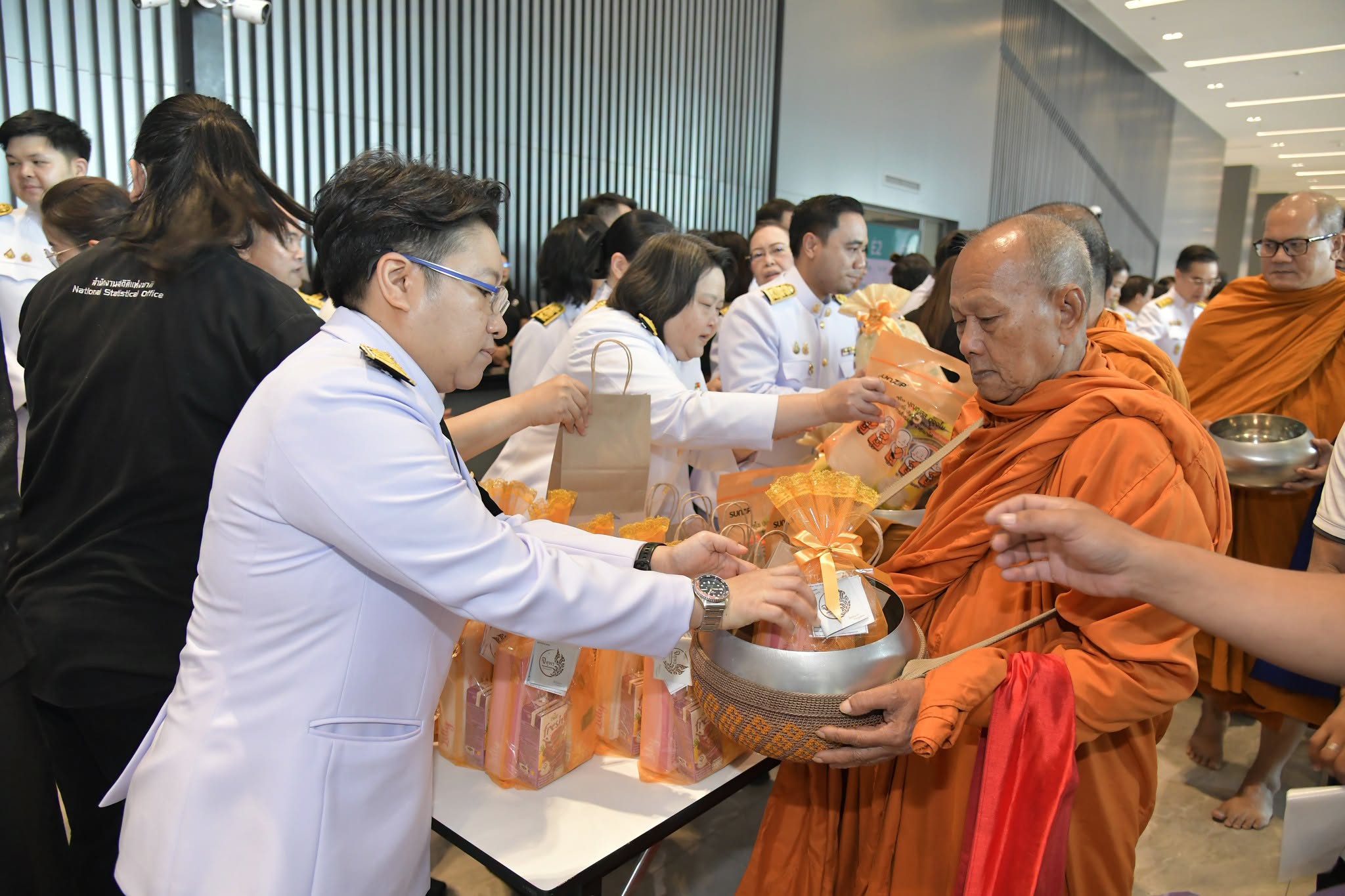 ร่วมพิธีสวดพระพุทธมนต์