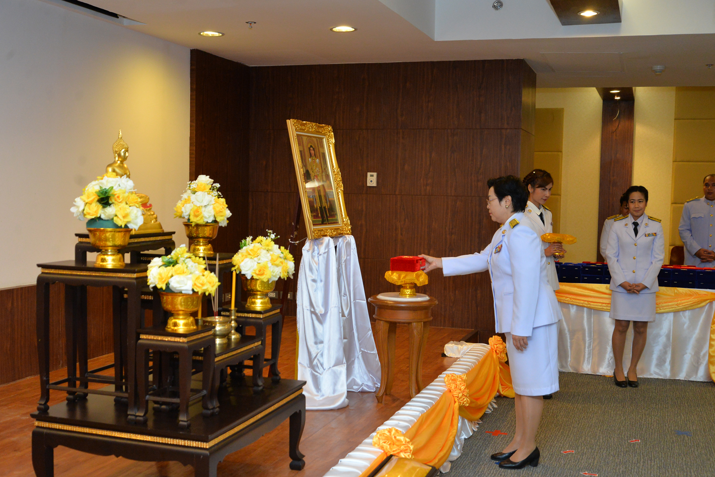 พิธีรับพระราชทานเครื่องราชอิสริยาภรณ์ชั้นสายสะพาย ประจำปี ๒๕๖๐