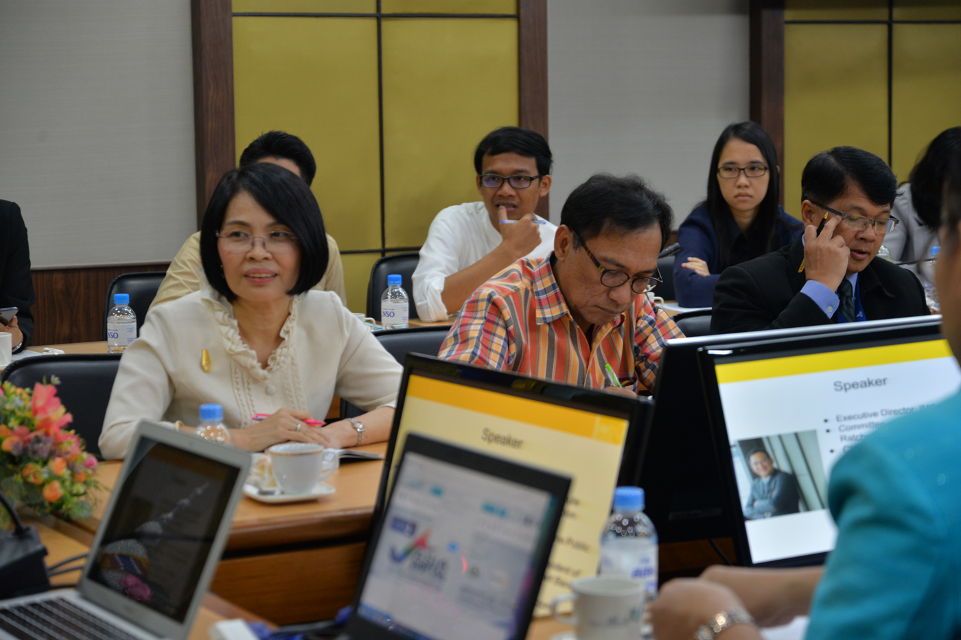 รับฟังการบรรยาย Big Data