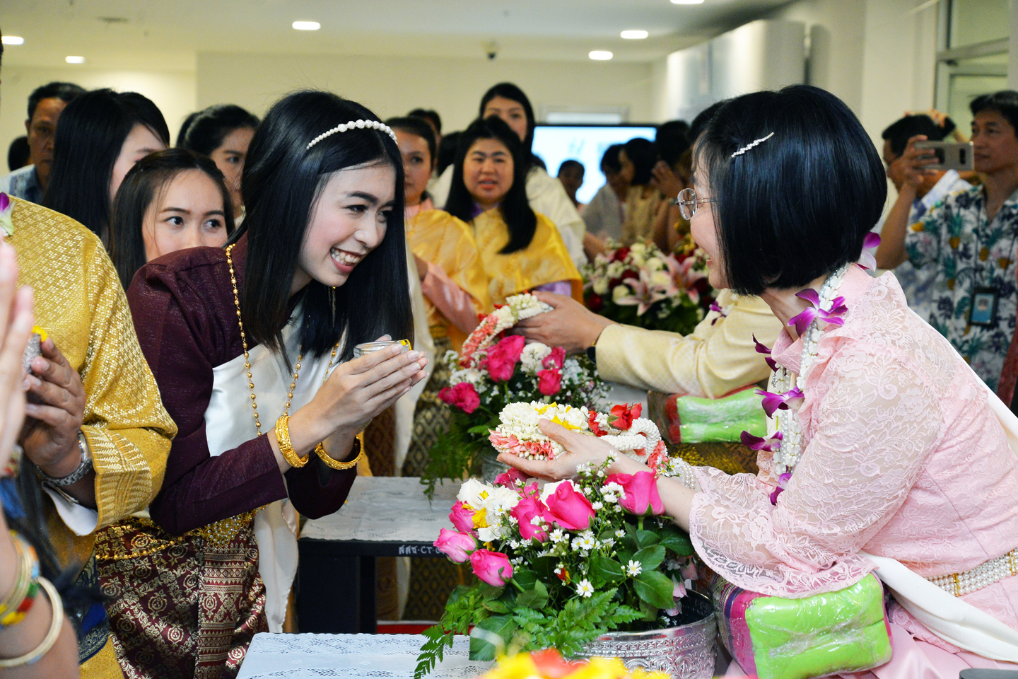 สสช. รื่นเริง ชื่นบาน สงกรานต์ไทย
