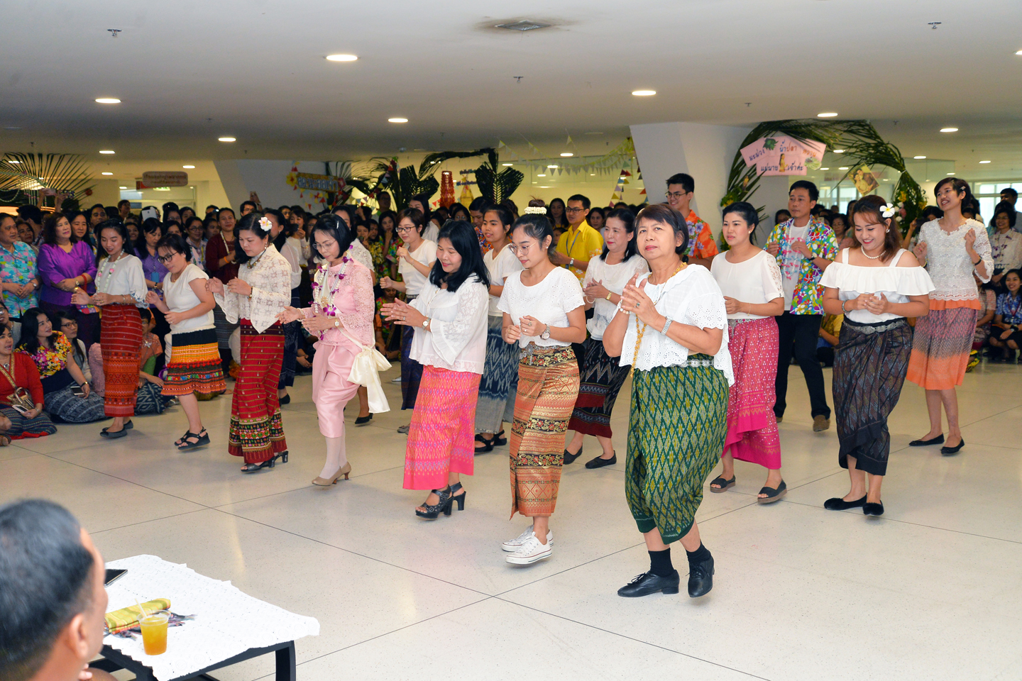 สสช. รื่นเริง ชื่นบาน สงกรานต์ไทย