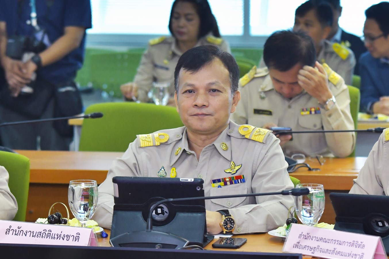 รองนายกฯ (พลเอก ประวิตร วงษ์สุวรรณ) มอบนโยบายกระทรวงดีอี