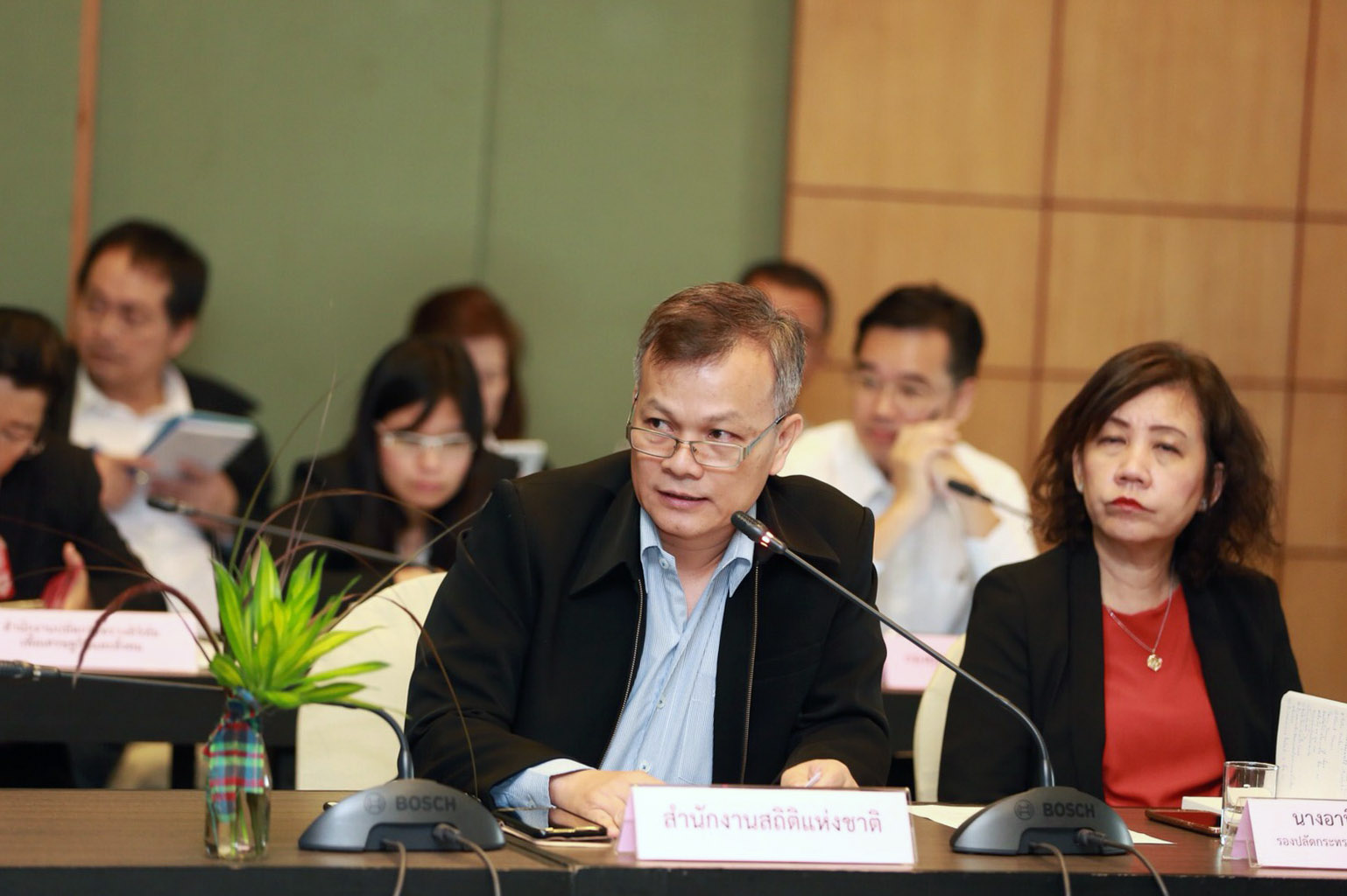 ประชุมหารือแลกเปลี่ยนความคิดเห็น