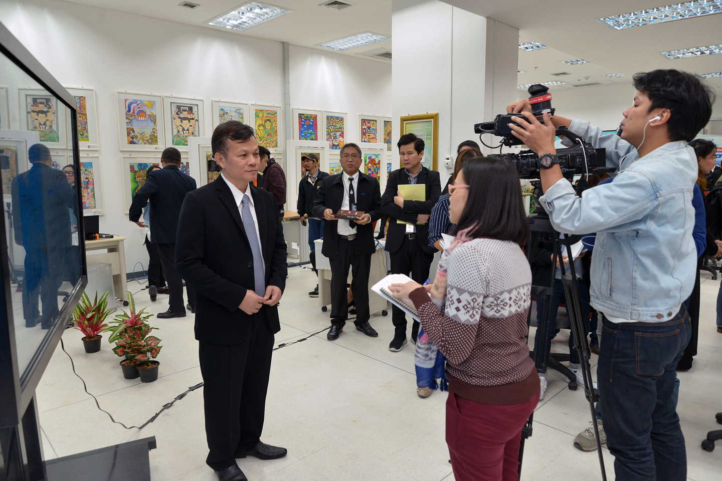 แถลงข่าว “ทบทวนเศรษฐกิจ สังคมไทย ก่อนก่าวสู่ปีใหม่ ๒๕๖๑”