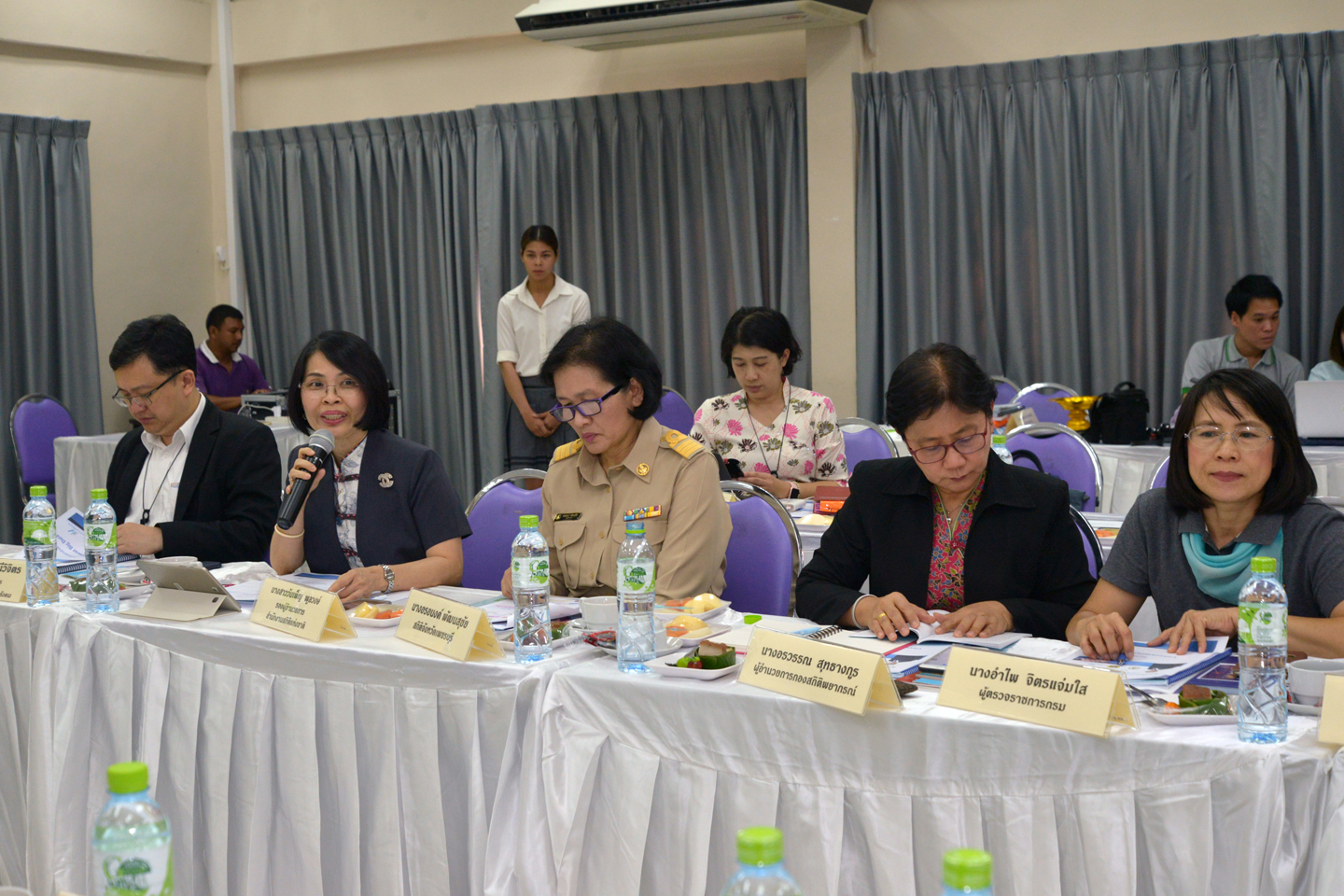 รมว.กระทรวงดีอี ลงพื้นที่ตรวจเยี่ยมงานโครงการ ก่อนประชุม ครม.สัญจร จ.เพชรบุรี