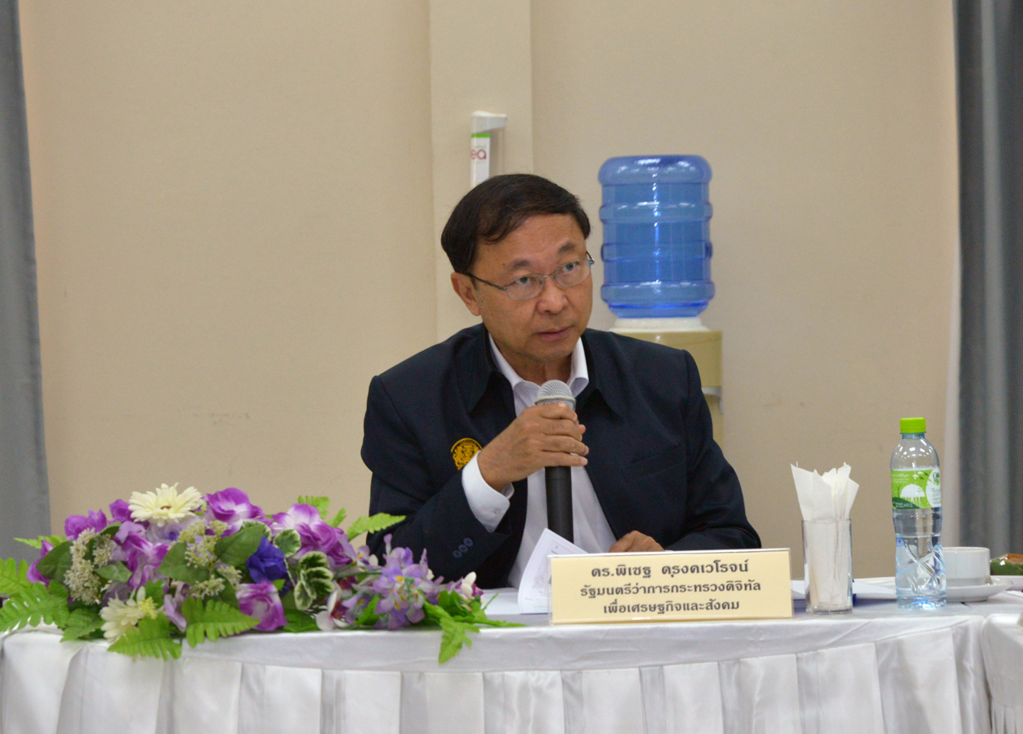 รมว.กระทรวงดีอี ลงพื้นที่ตรวจเยี่ยมงานโครงการ ก่อนประชุม ครม.สัญจร จ.เพชรบุรี