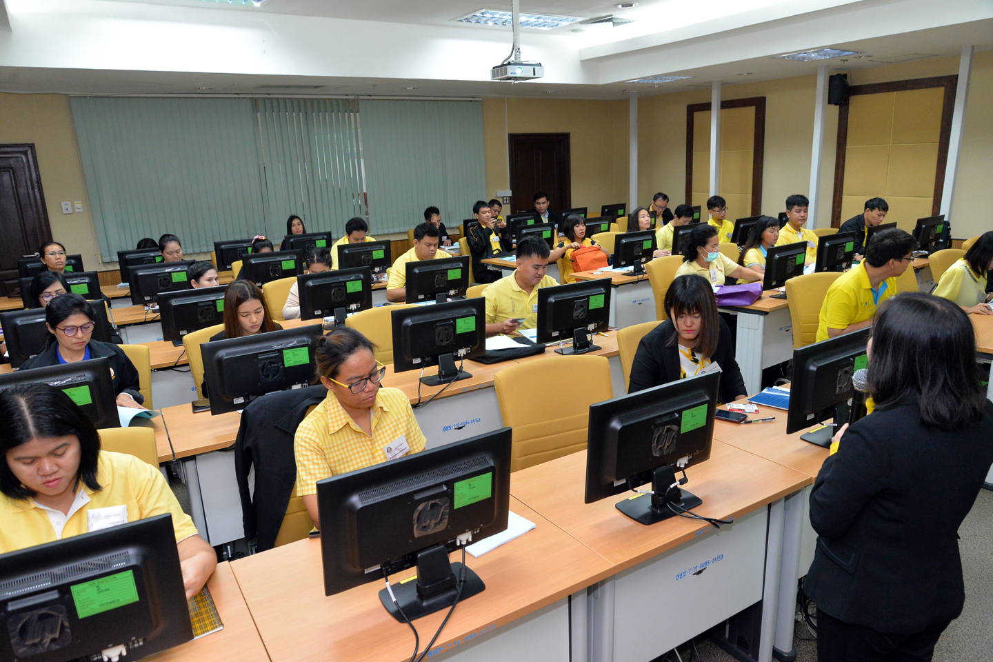 อบรมประยุกต์ใช้ข้อมูลสถิติเพื่อการจัดทำรายงานรุ่นที่ ๓
