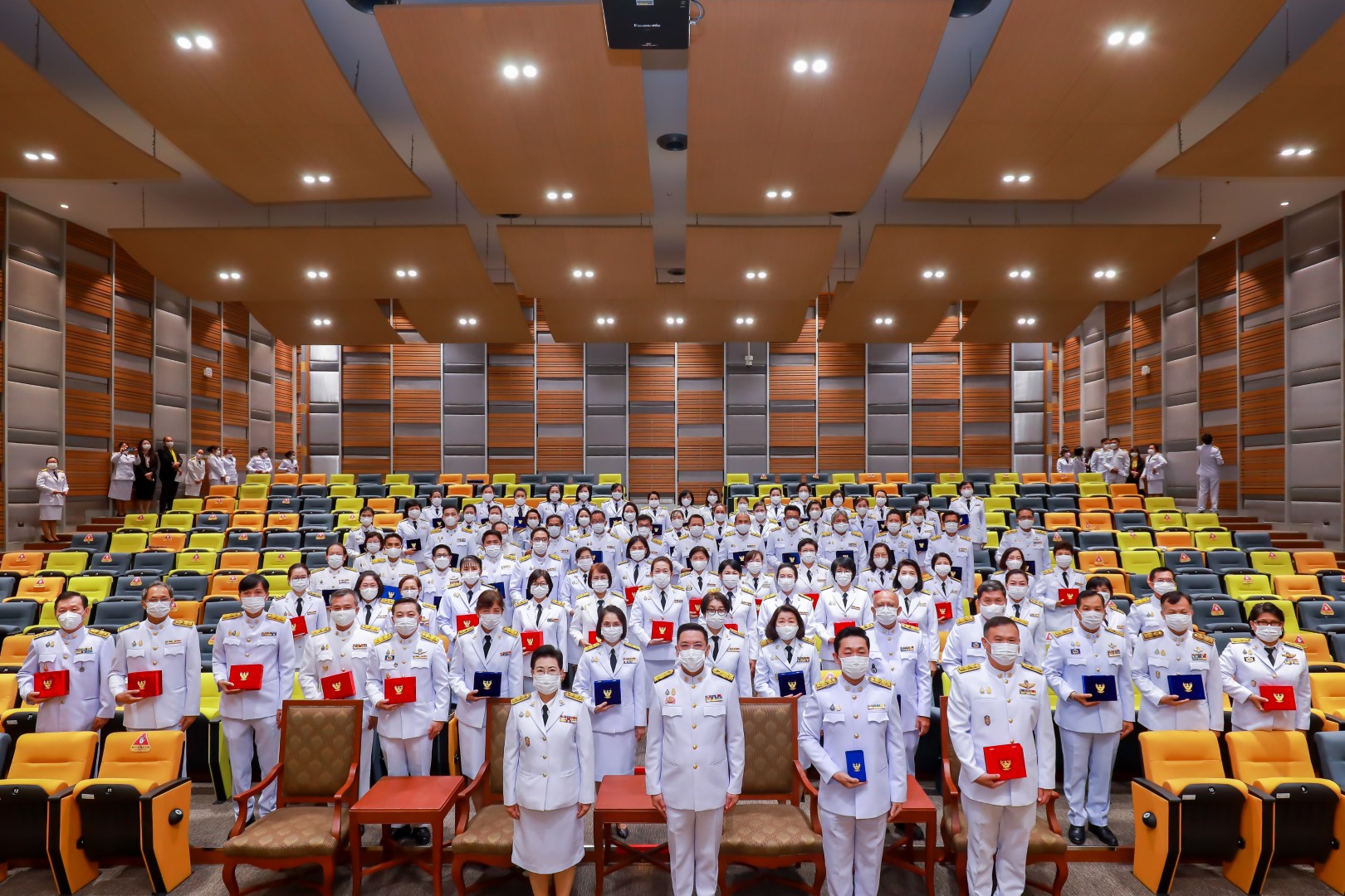 พิธีรับพระราชทานเครื่องราชอิสริยาภรณ์