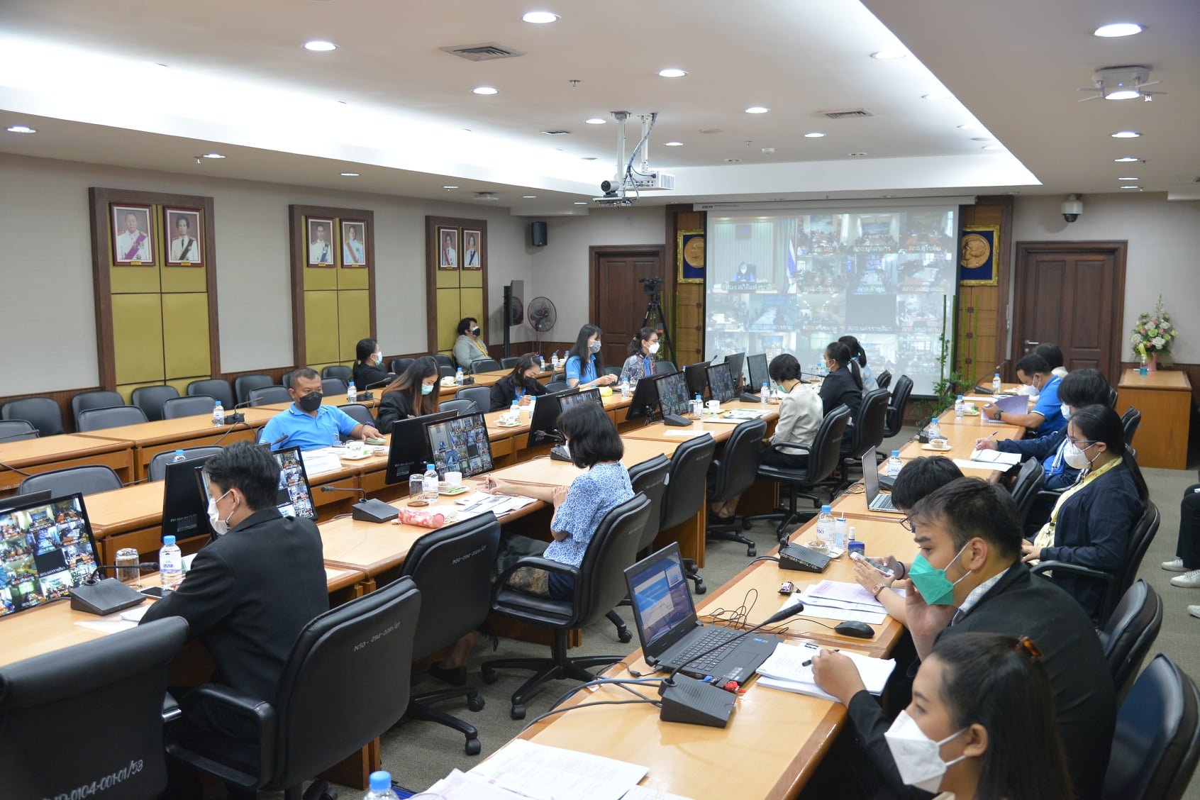 ประชุมชี้แจงระเบียบวิธีปฏิบัติงาน โครงการสำรวจภาวะเศรษฐกิจ และสังคมของครัวเรือน พ.ศ. 2565