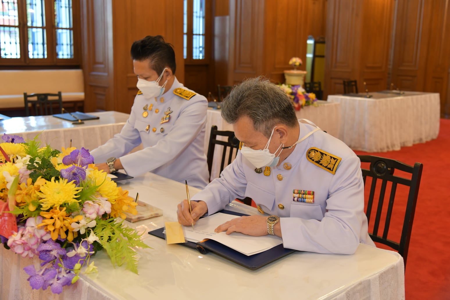 สำนักงานสถิติแห่งชาติ ร่วมถวายแจกันดอกไม้และลงนามถวายพระพรชัยมงคล เนื่องในโอกาสวันขึ้นปีใหม่ 2565​