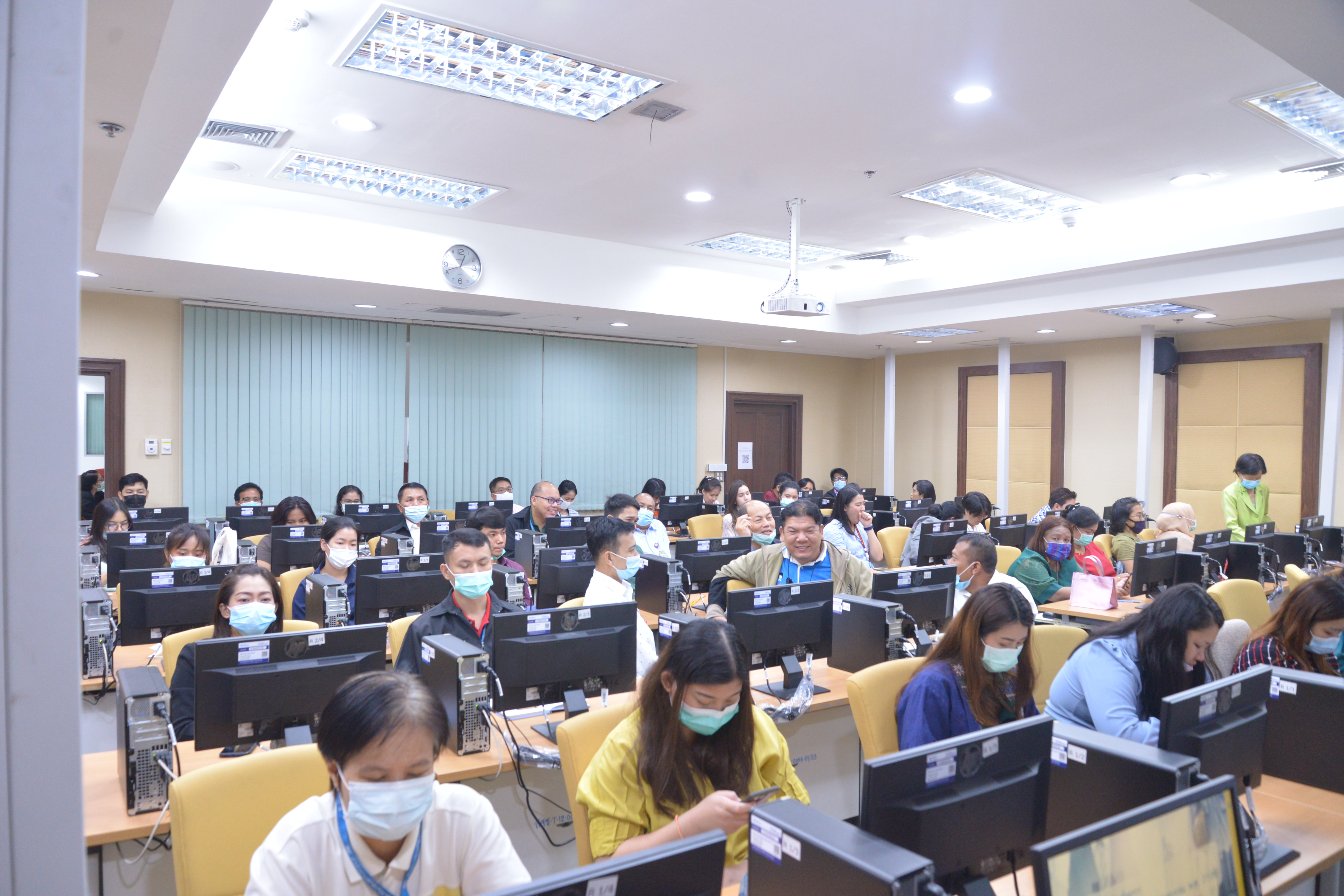 ปฐมนิเทศลูกจ้างชั่วคราวโครงการสำมะโนธุรกิจและอุตสาหกรรม พ.ศ. 2565 ​