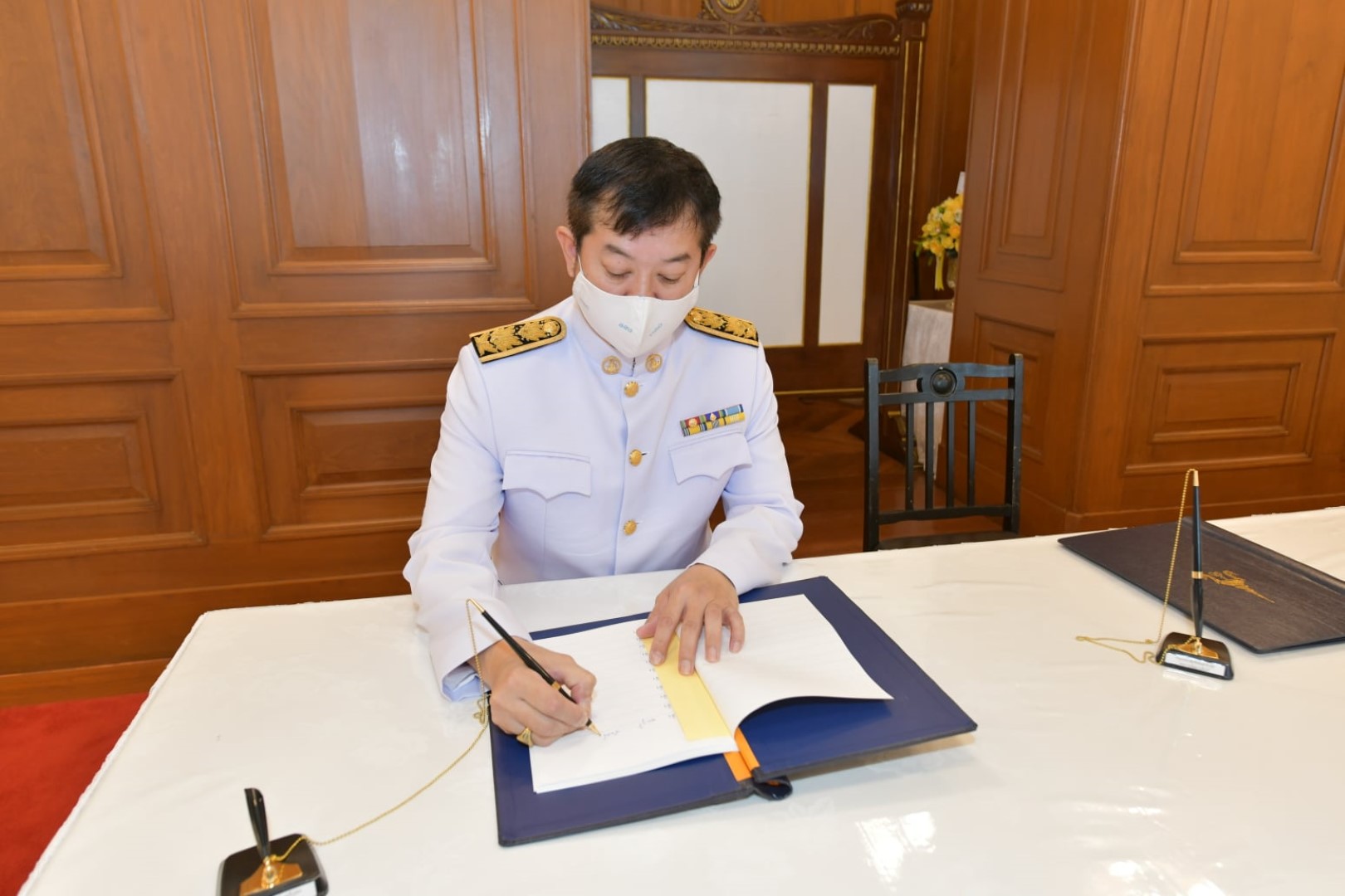 ลงนามถวายพระพร