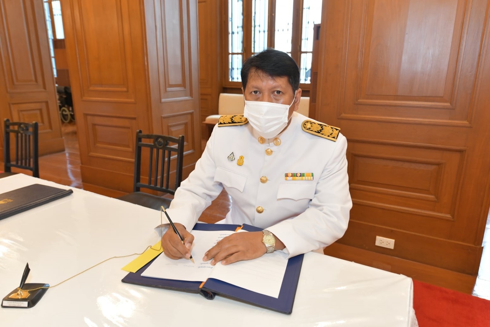 ลงนามถวายพระพร