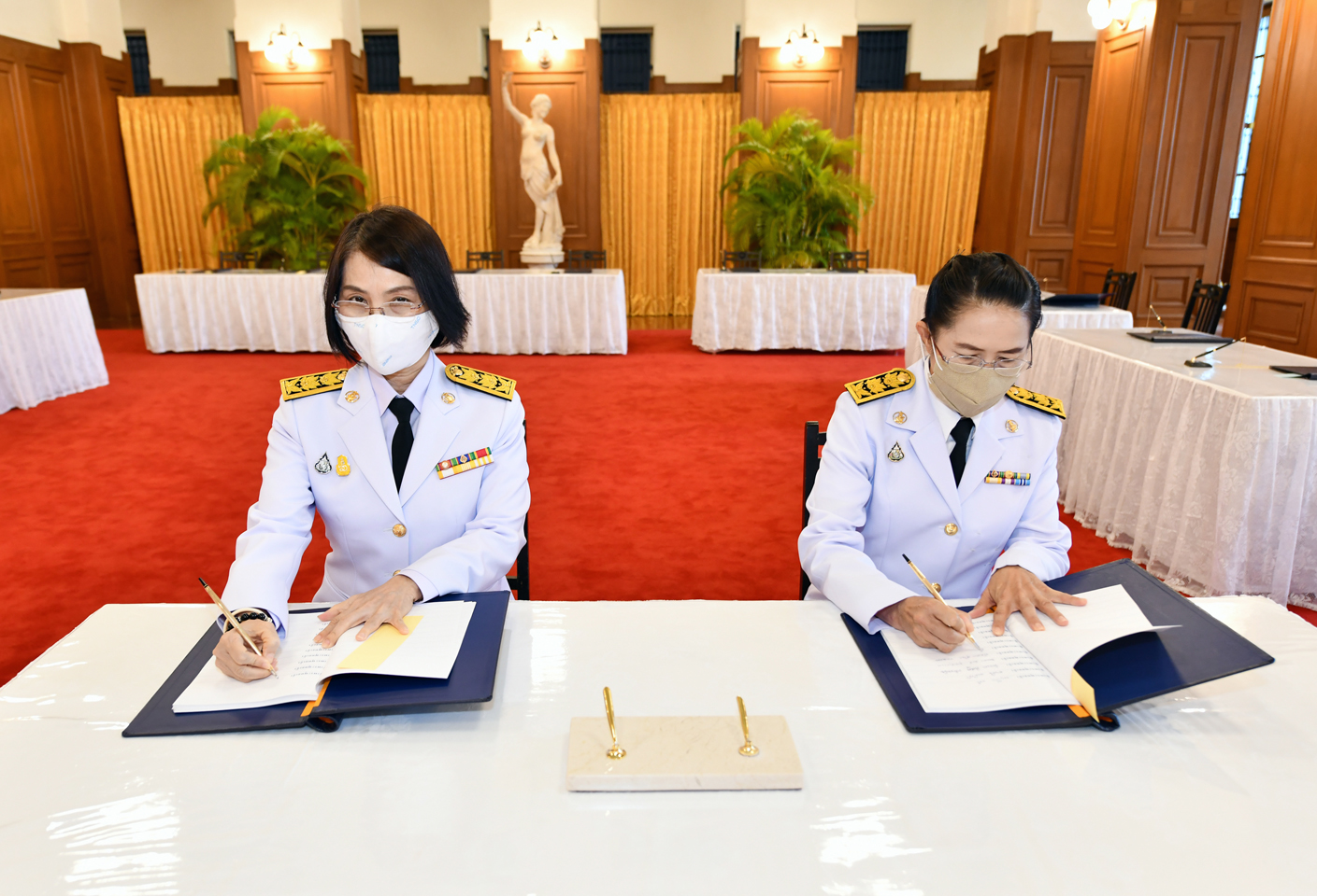 พิธีลงนามถวายพระพร