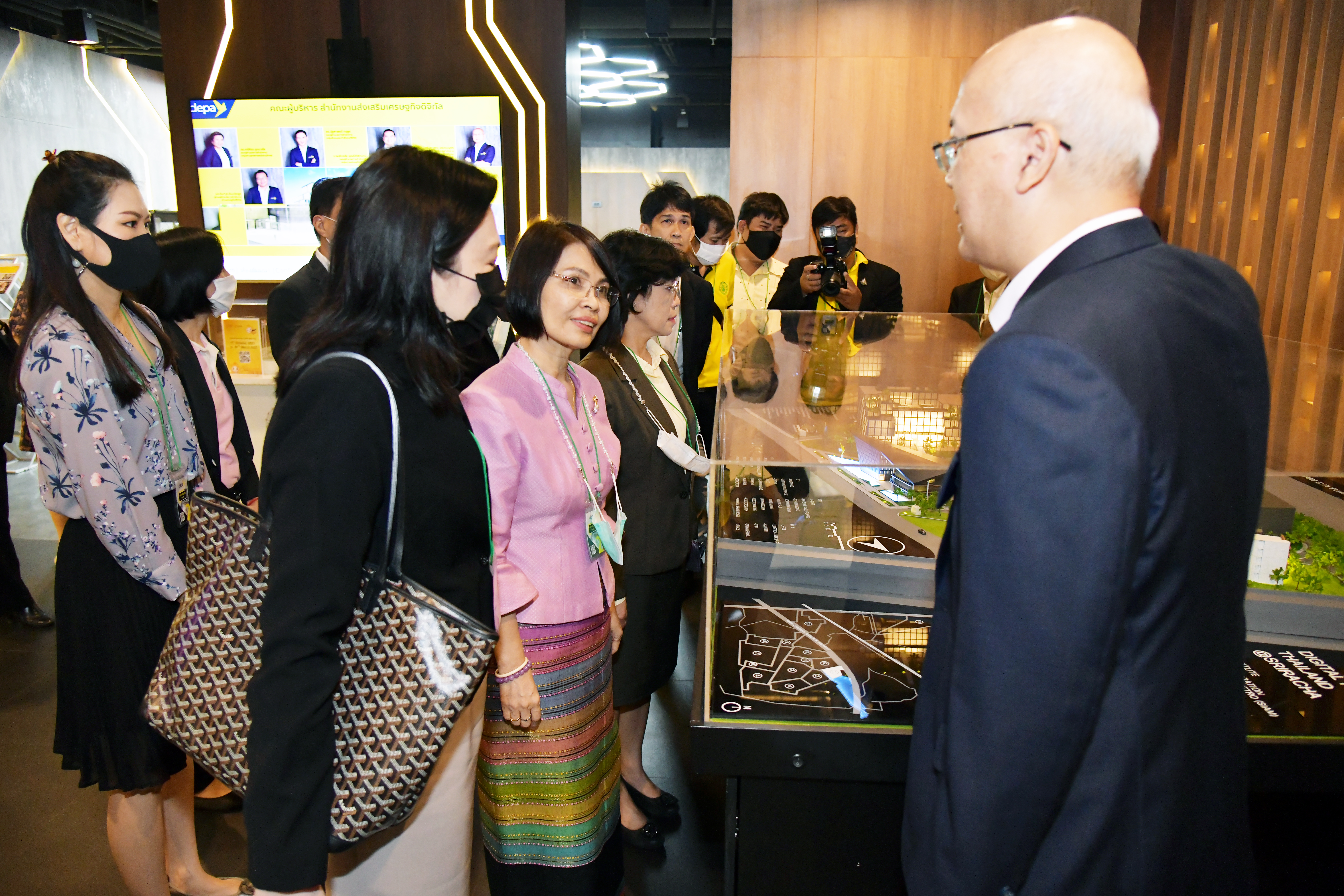เยี่ยมชมศูนย์ Thailand 5G Ecosystem Innovation Center (EIC)​