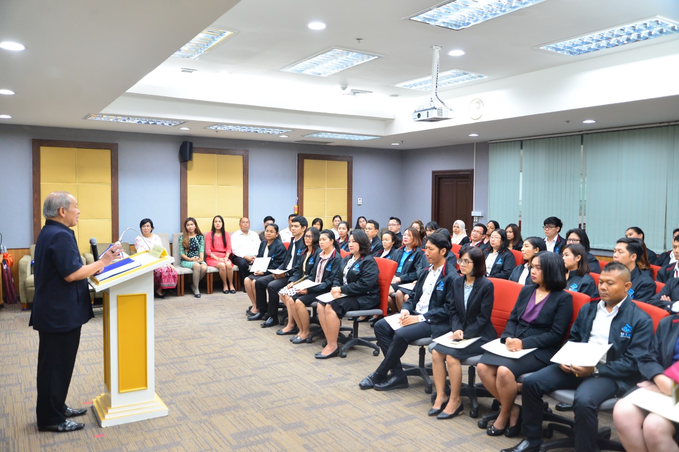 พิธีปิดการอบรมวิชาสถิติระดับกลาง รุ่นที่ 35
