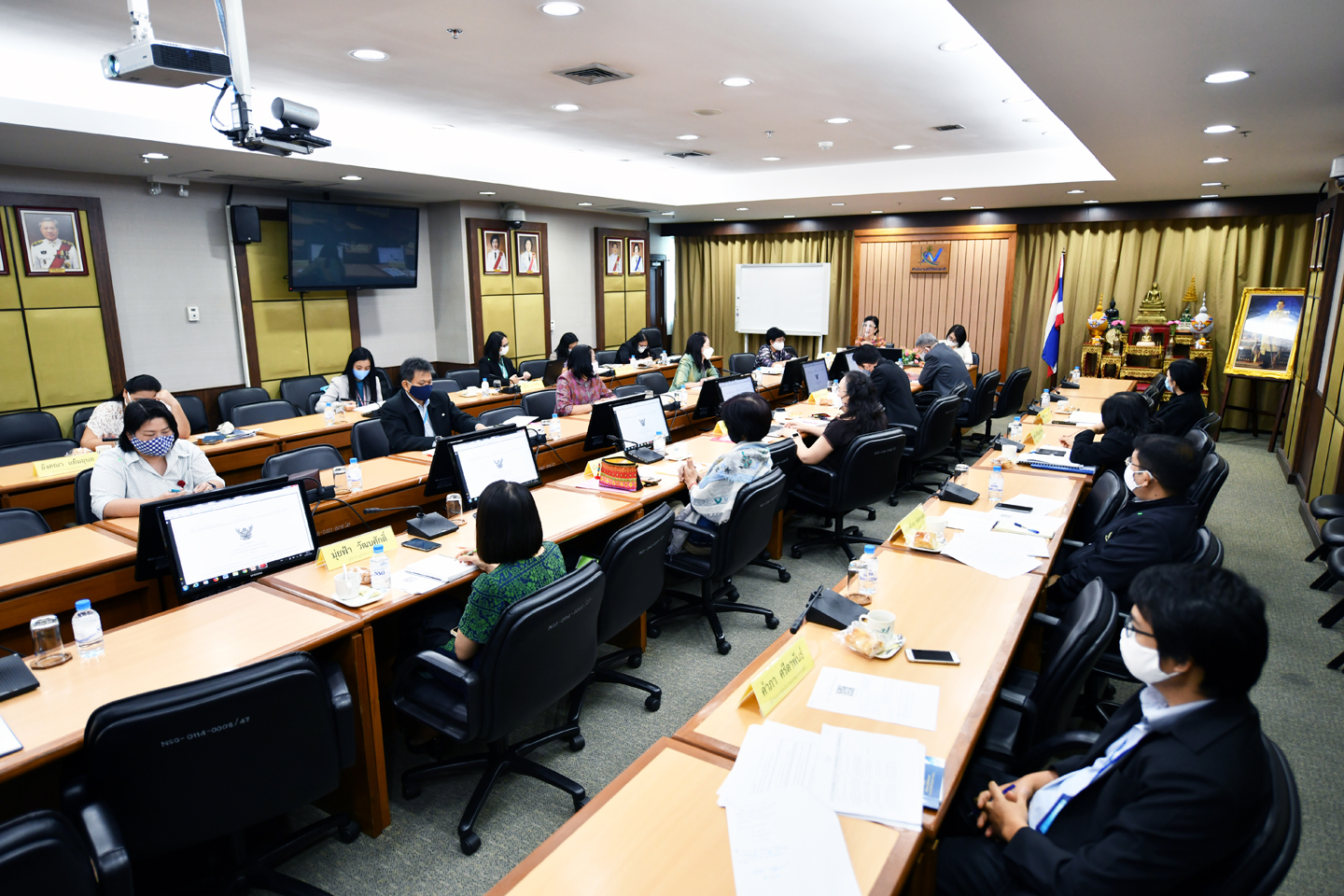 การอบรมเชิงปฏิบัติการและการระดมสมอง เรื่อง COVID-๑๙ เปลี่ยนโลก เปลี่ยนสังคม