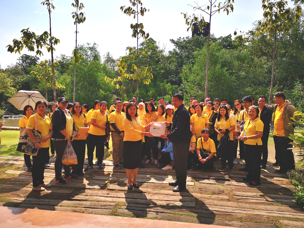 ดูงาน “ปลูกป่าตามรอยพ่อ”