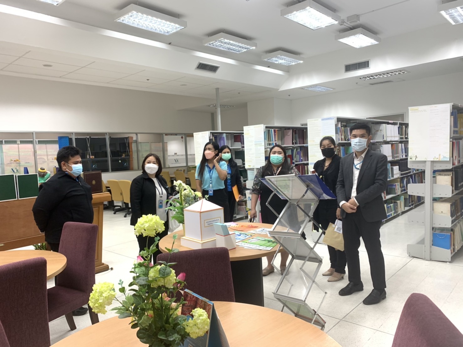 คณะเจ้าหน้าที่กรมการท่องเที่ยวเข้าศึกษาดูงานศูนย์ข้อมูลข่าวสารของราชการ ในสำนักงานสถิติแห่งชาติ​