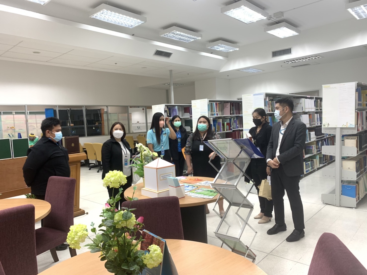 คณะเจ้าหน้าที่กรมการท่องเที่ยวเข้าศึกษาดูงานศูนย์ข้อมูลข่าวสารของราชการ ในสำนักงานสถิติแห่งชาติ​