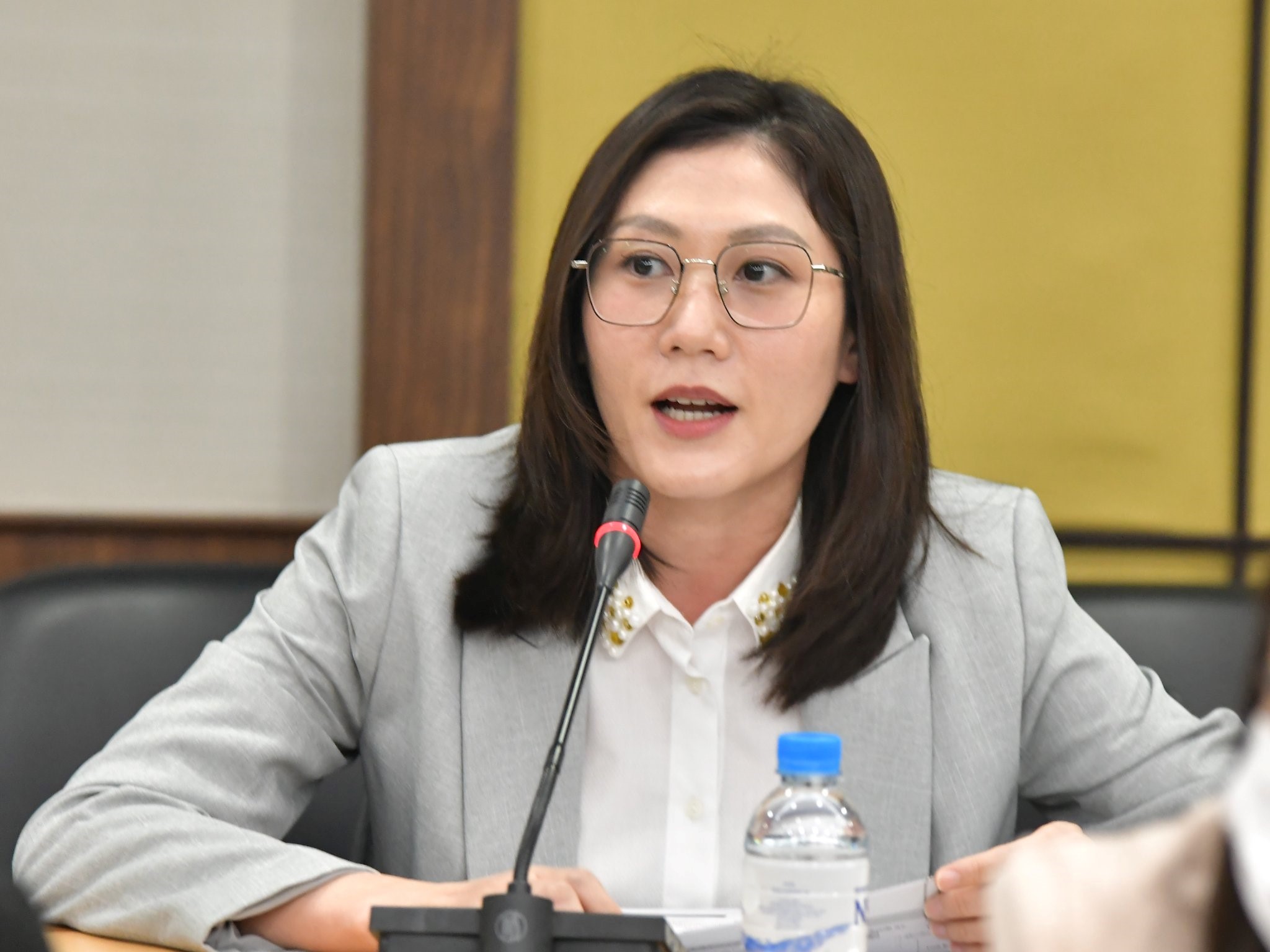 ประชุมชี้แจงระเบียบวิธีการปฏิบัติงาน โครงการสำรวจการติดตามระดับความรู้ และการเข้าถึงบริการทางการเงินของครัวเรือน พ.ศ. 2565