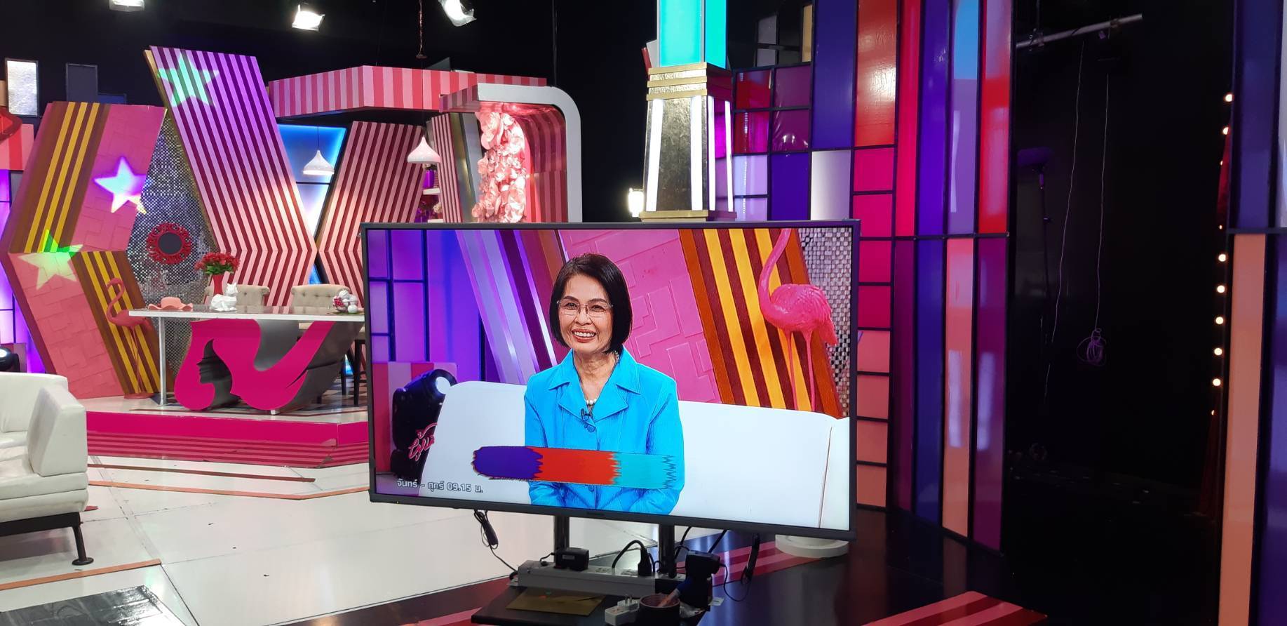   ให้สัมภาษณ์ ในรายการ “ผู้หญิงอยากเล่า”​